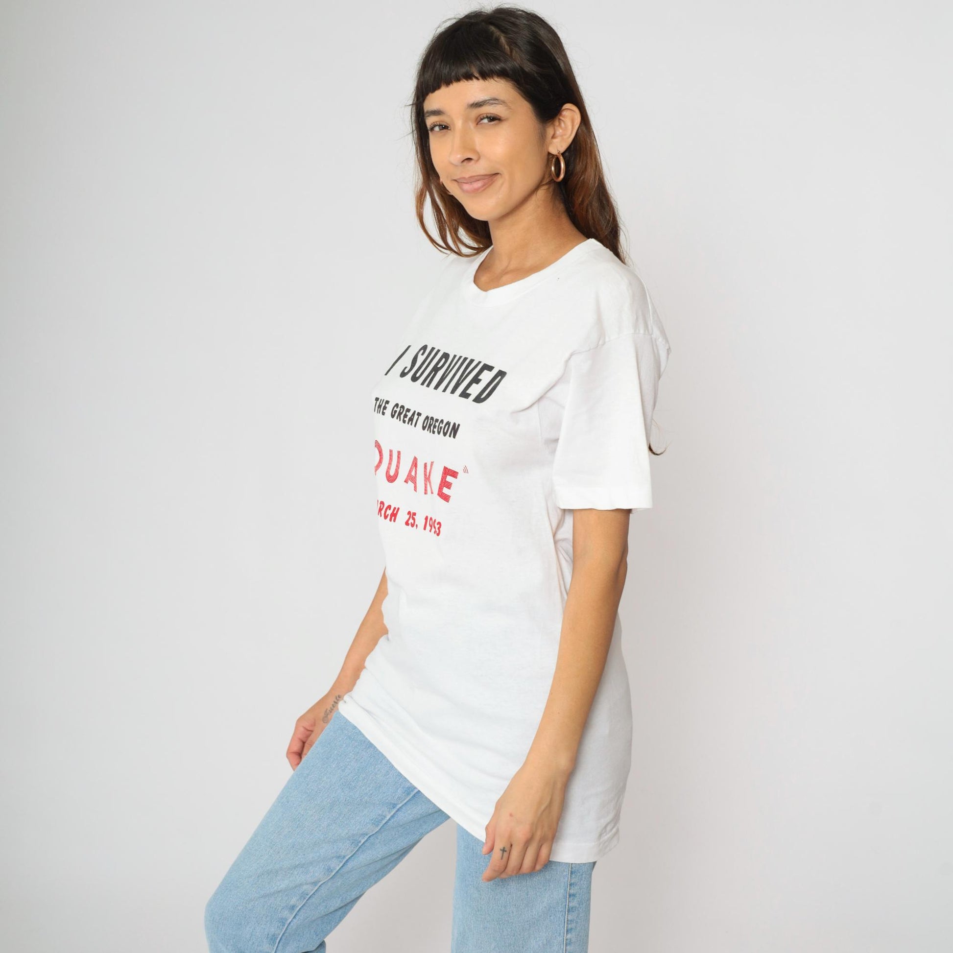 1993 Oregon Earthquake Survivor Graphic T-Shirt White Cotton Crewneck Medium
