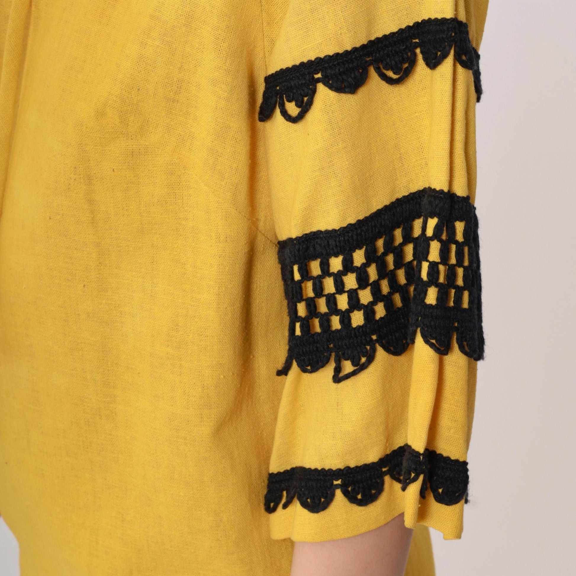 1960s Mod Yellow Shift Dress Bell Sleeve Black Crochet Trim Knee-Length Small