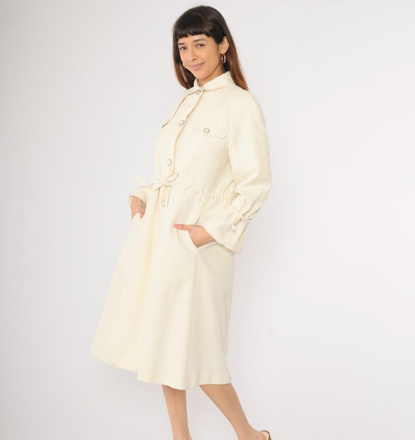 70s Cream Trench Coat Drawstring Waist Pointed Collar Button Front Medium