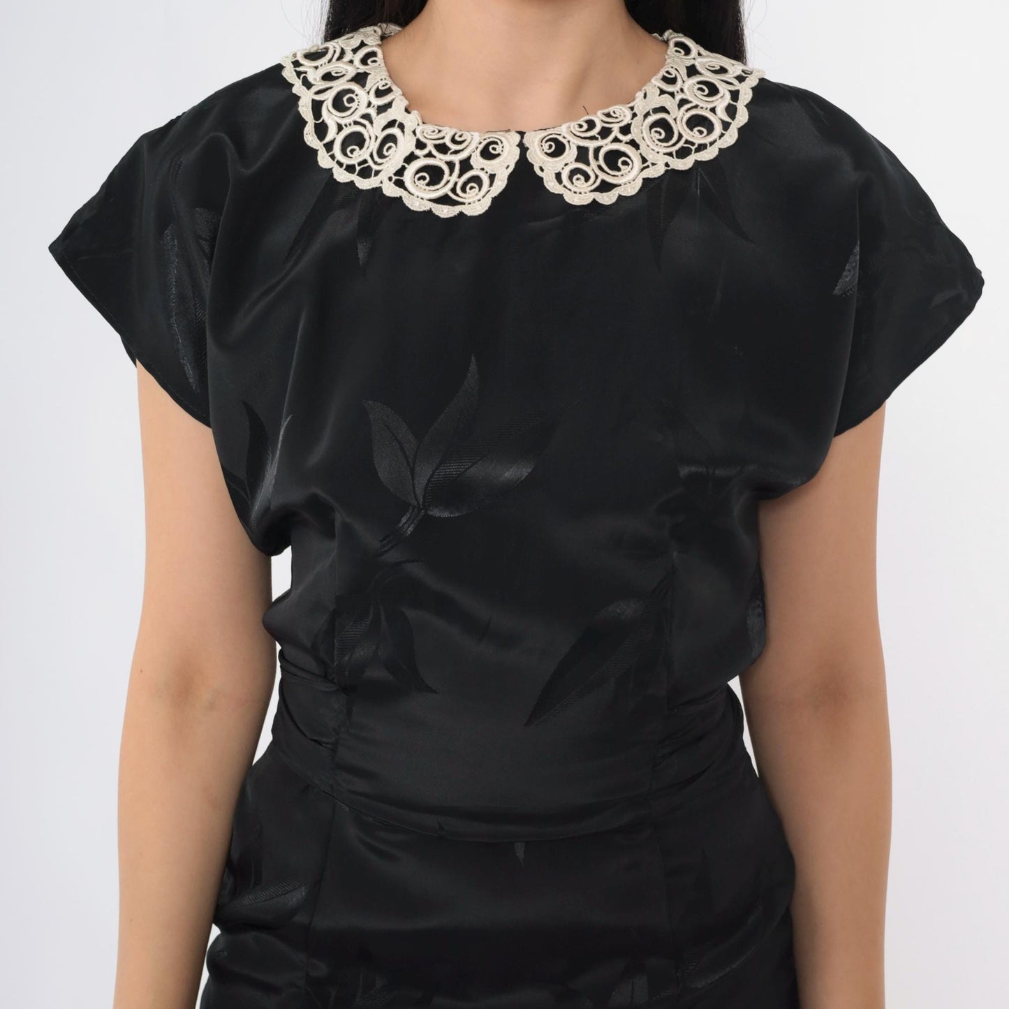 1940s Black Jacquard Midi Dress Peter Pan Collar Cap Sleeve Tie-Back Small