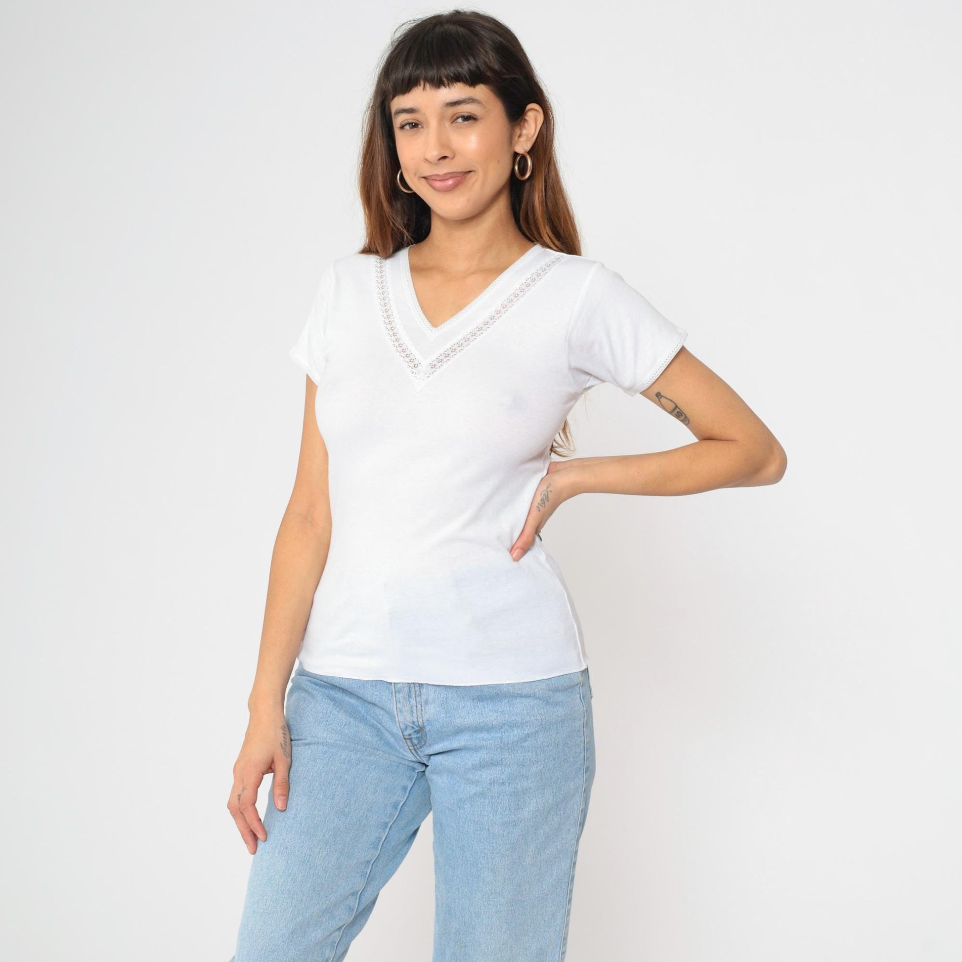 Y2K White Lace Trim V-Neck Baby Tee Fitted Cotton Blend Medium M