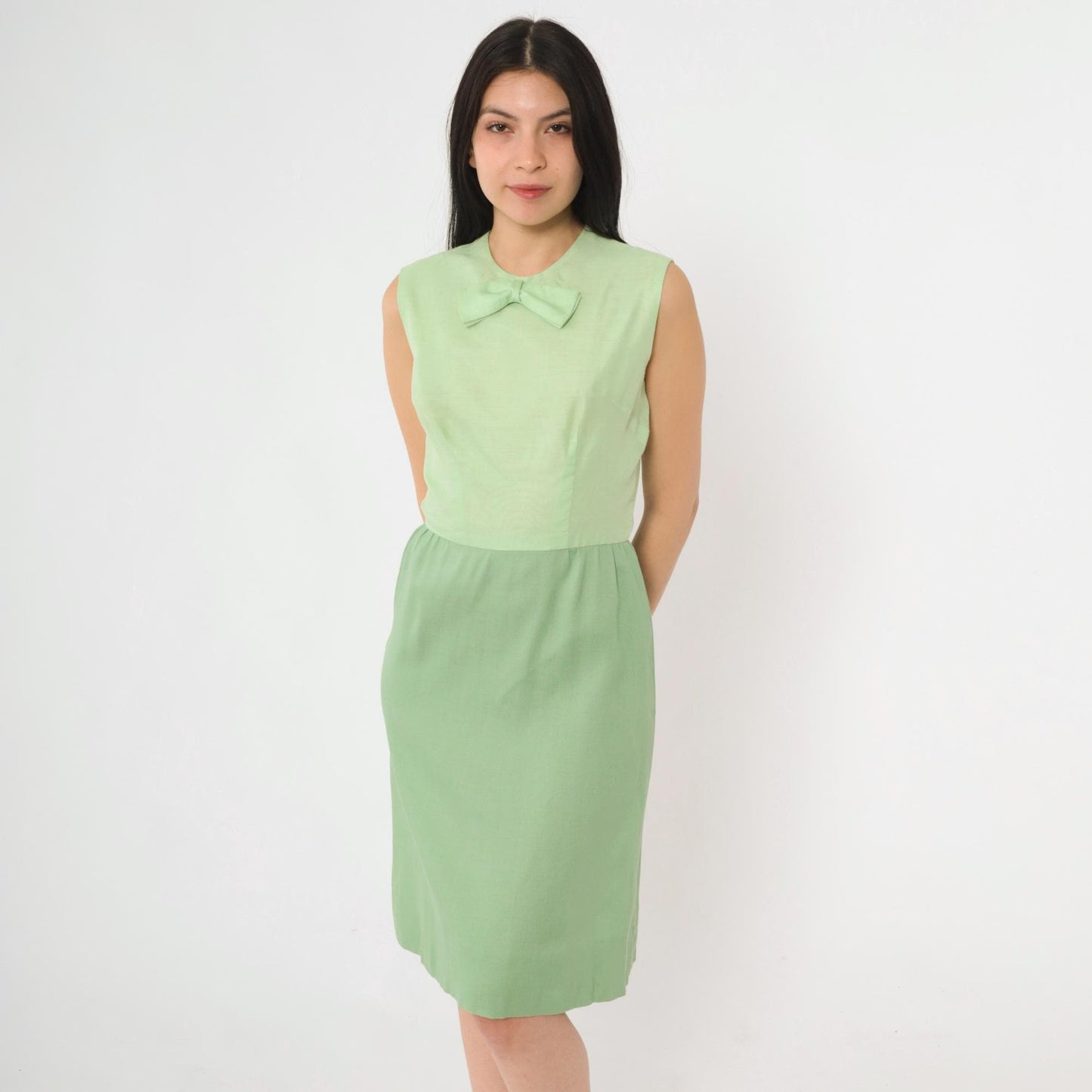 60s Two-Tone Green Bow Neckline Sleeveless Dress Knee Length Small