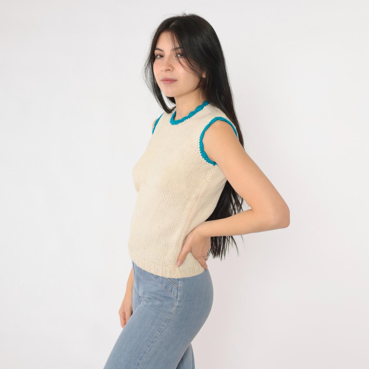 70s Cream Knit Tank Top Blue Scalloped Trim Keyhole Back Small