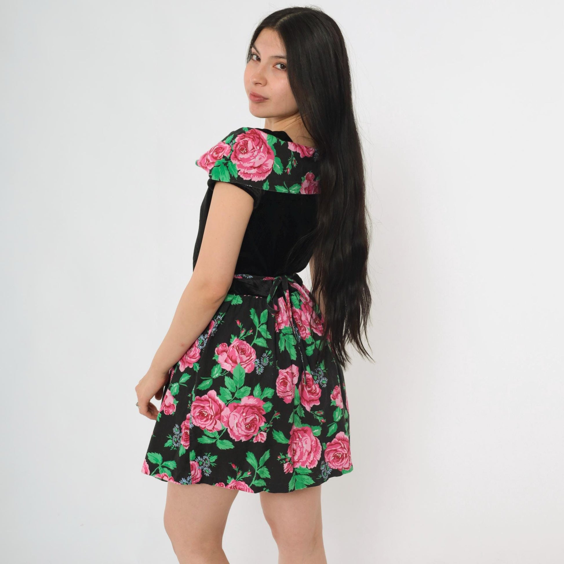 80s Picture Perfect Black Velvet Floral Mini Dress Cap Sleeve Small