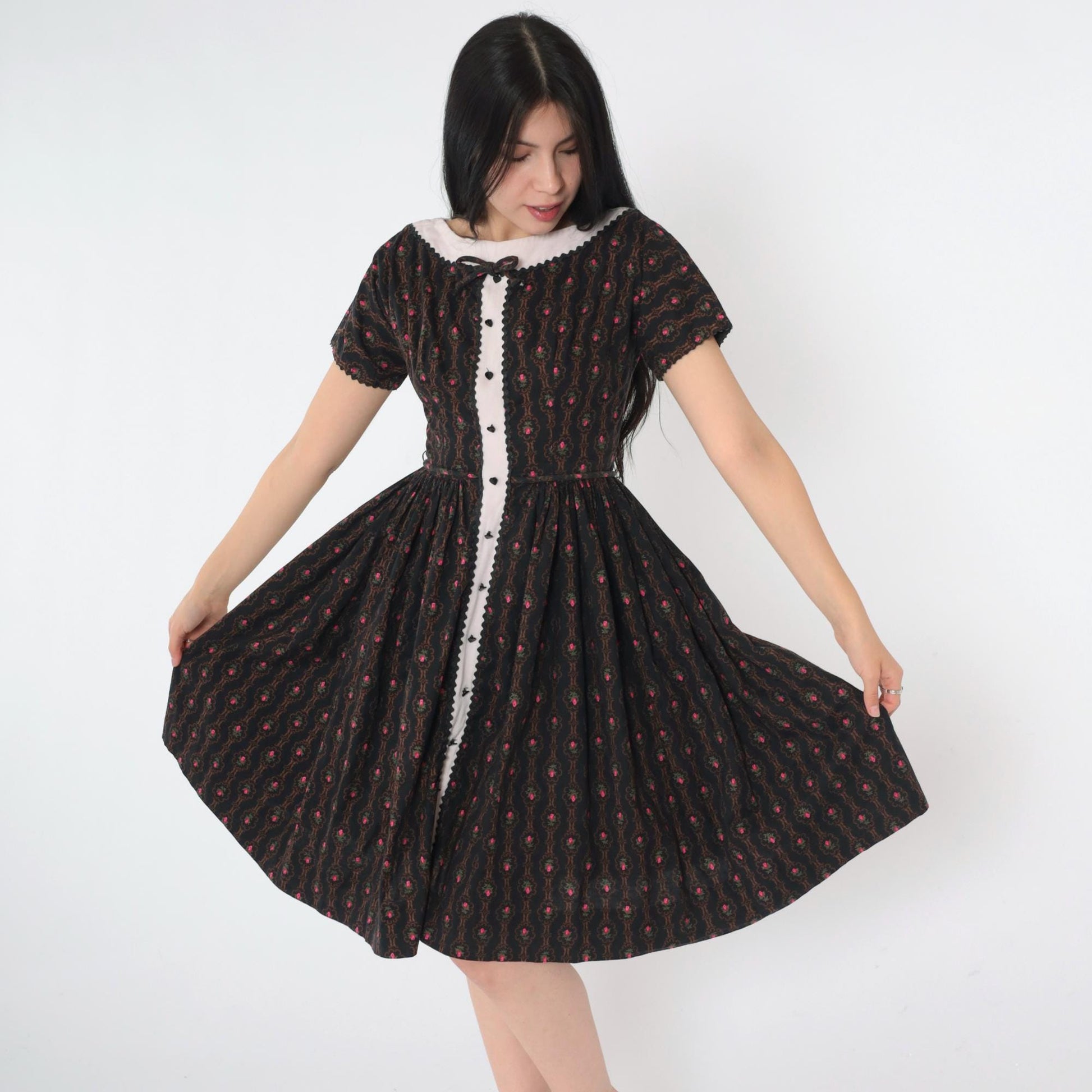 1950s Black Floral Cotton Fit-and-Flare Dress Boat Neck Ric-Rac Trim Extra Small