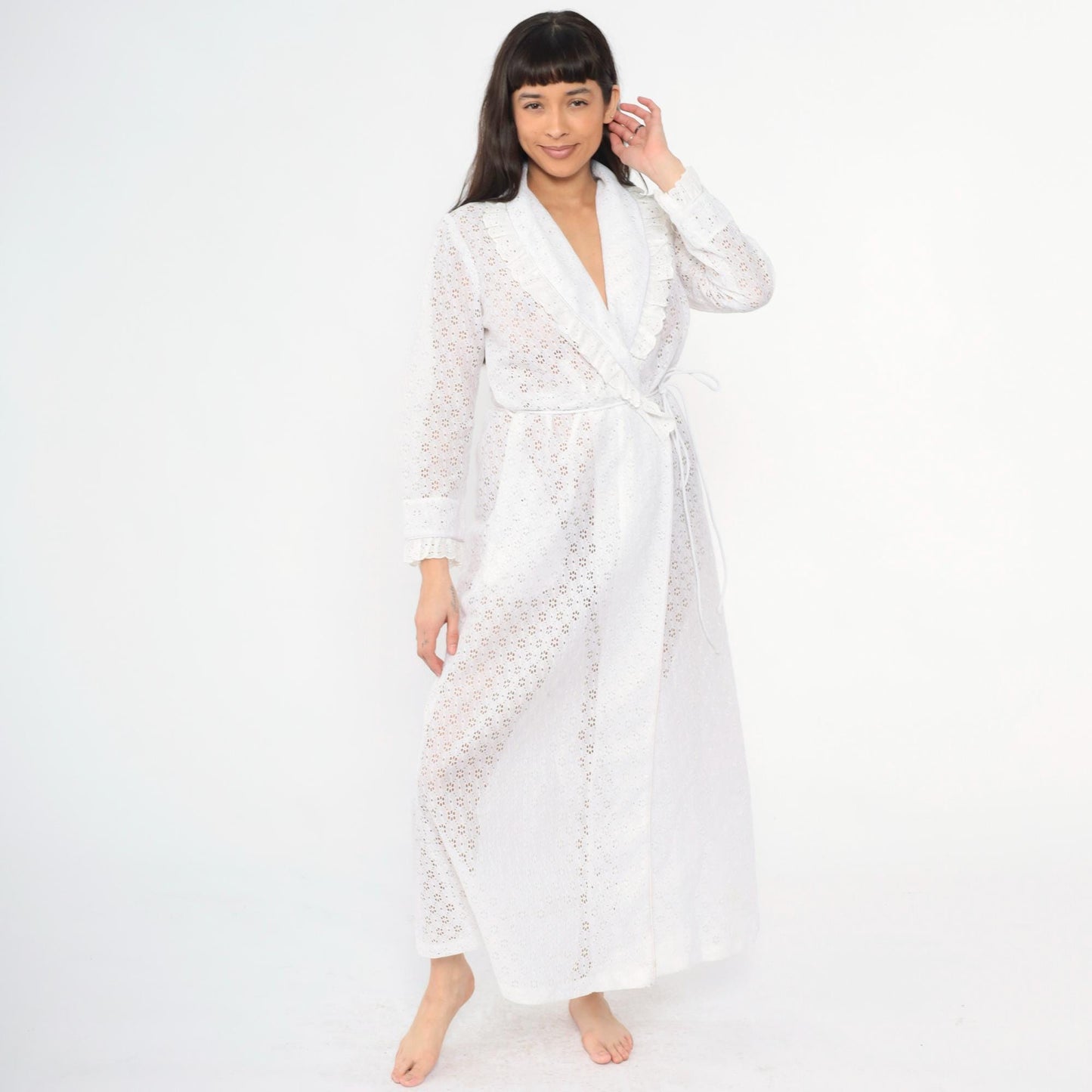 70s White Eyelet Lace Robe Long Sleeve Ruffle Trim Wrap Belted Small