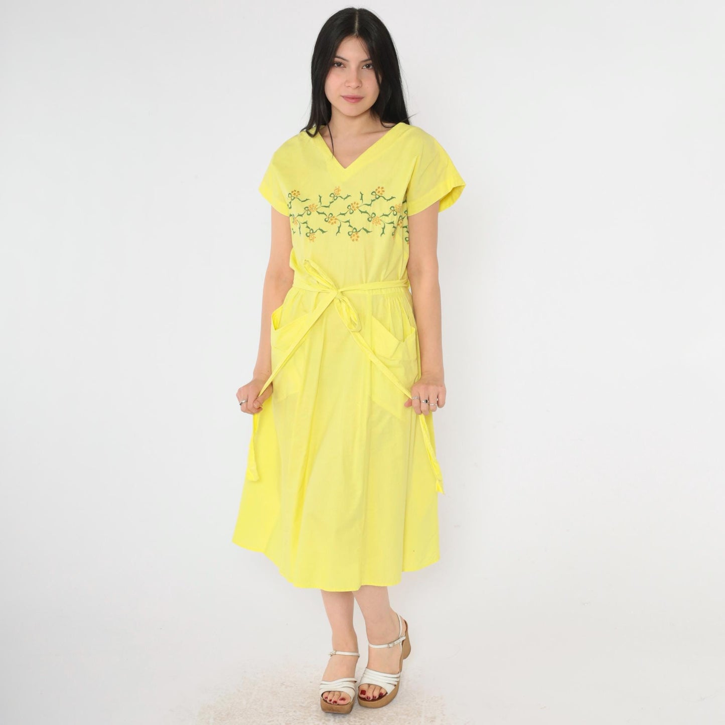 60s Yellow Floral Wrap Dress Embroidered V-Neck Midi Front Pockets Medium Large