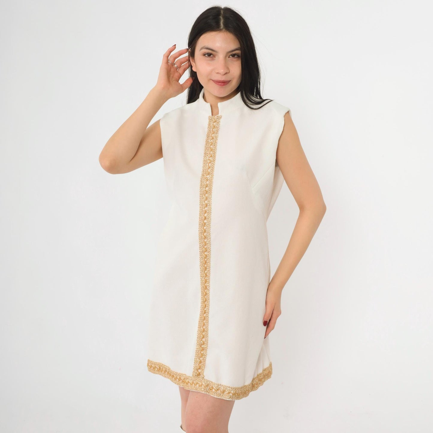 60s White Mini Shift Dress Gold Trim Sleeveless Space Age Medium M