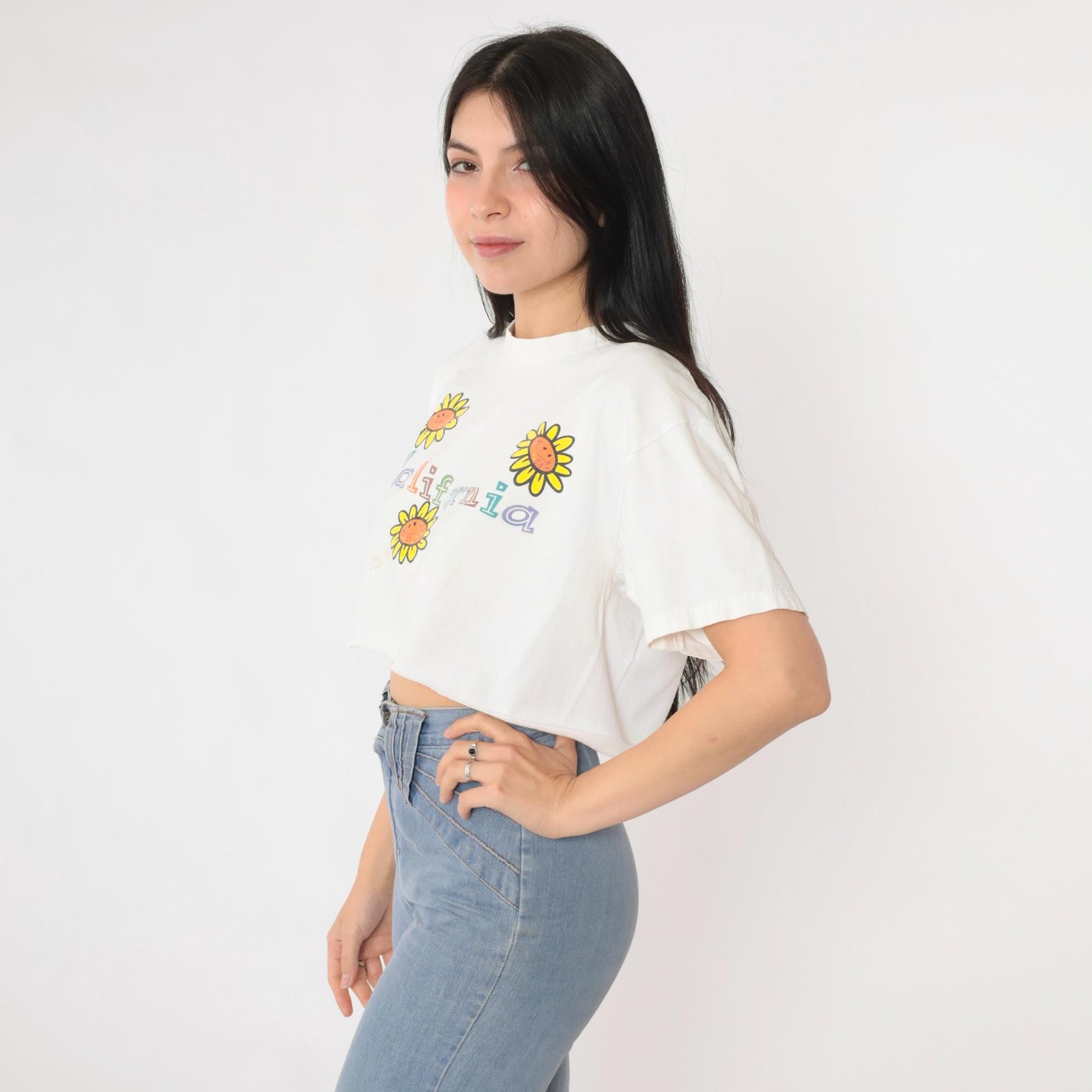 90s California Smiley Daisy Graphic Crop Top White Cotton Medium