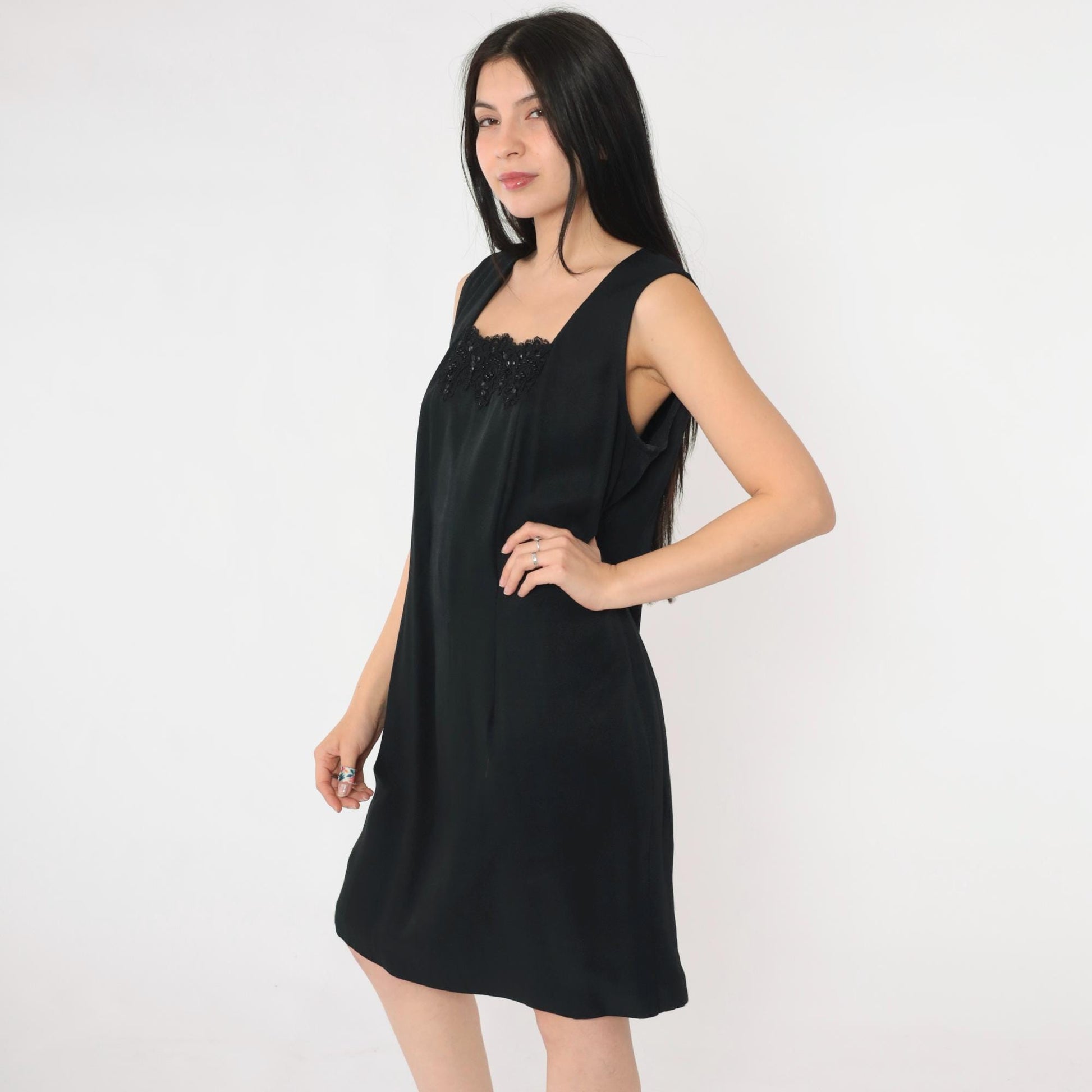 90s R & M Richards Black Sequin Beaded Lace Neckline Knee-Length Sheath Dress Large