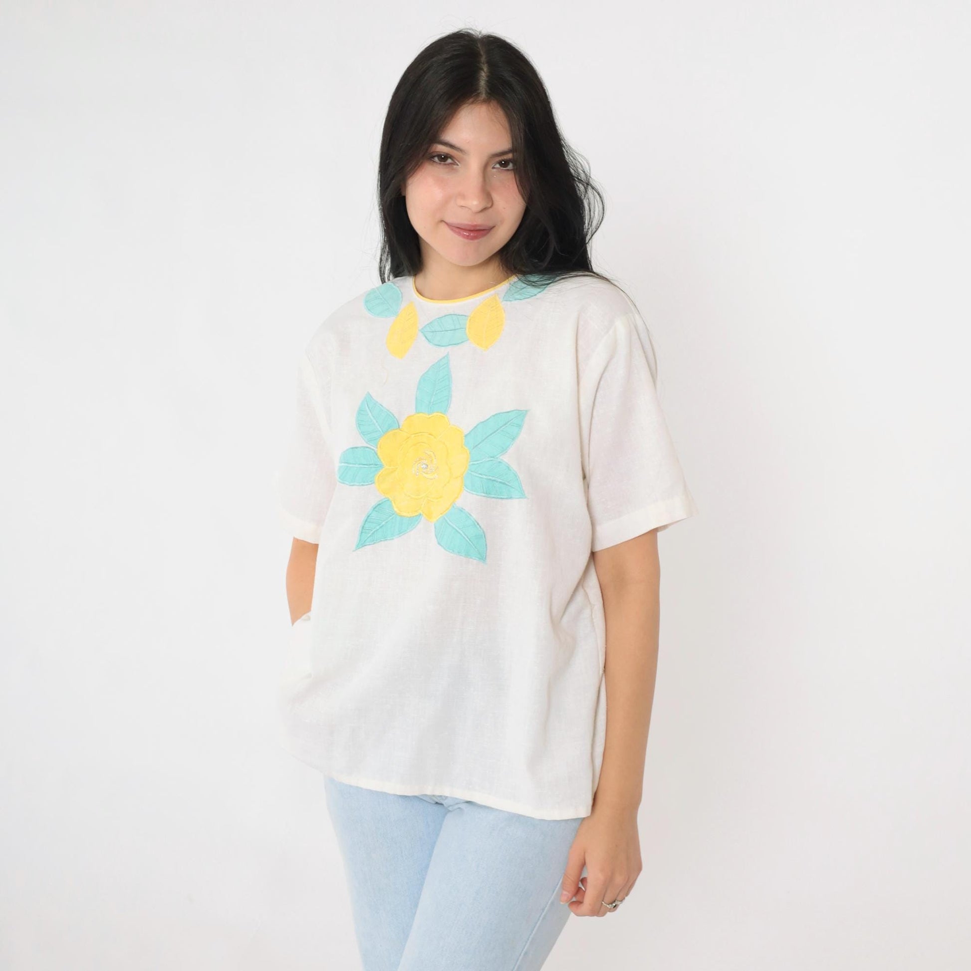 80s White Floral Embroidered Blouse Short Sleeve Button Back Medium