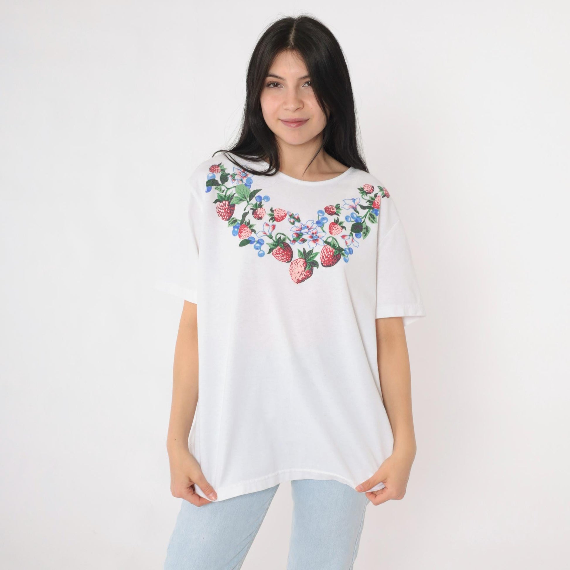 90s Strawberry Blueberry Necklace Print Graphic Tee White Extra Large