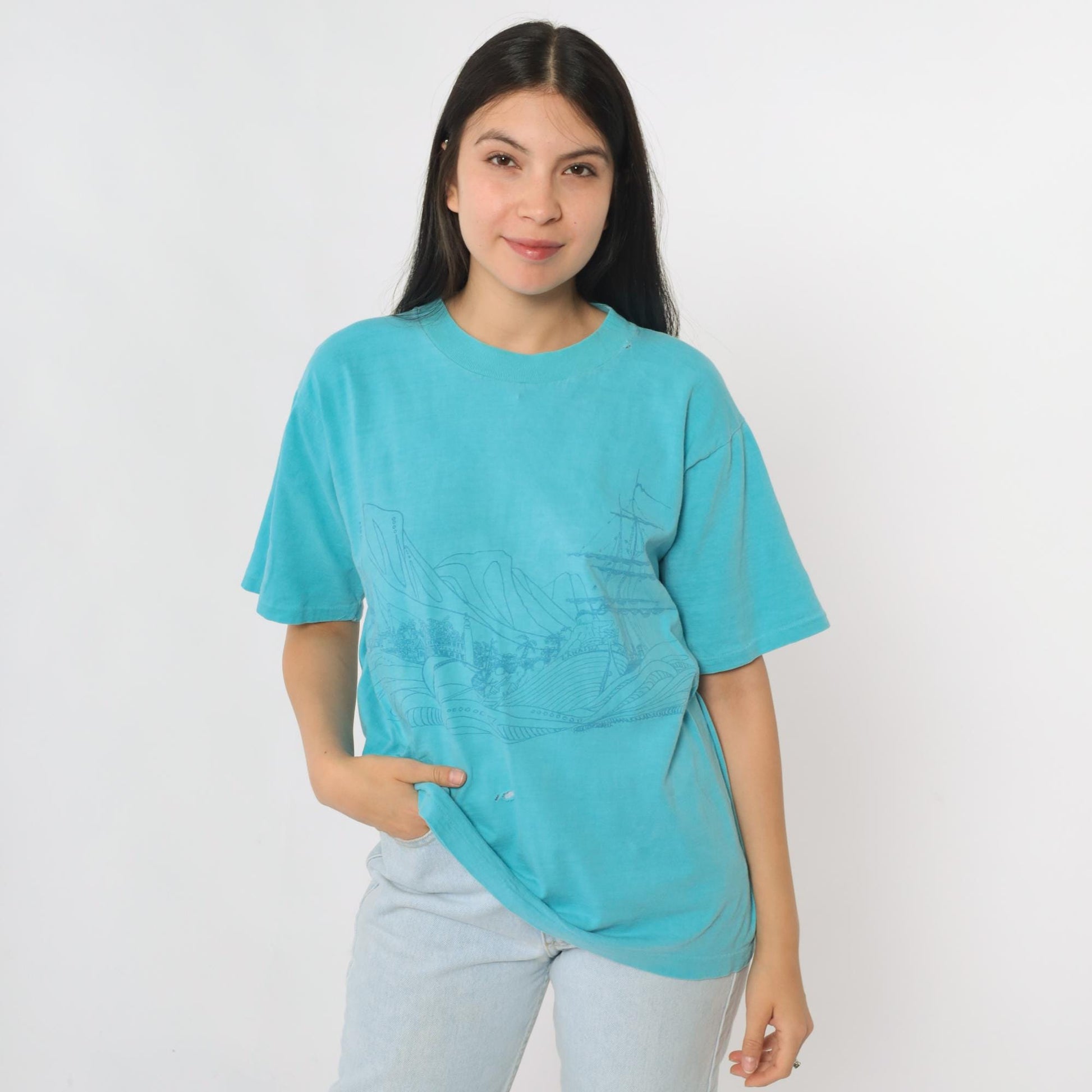 80s Hawaii Sailors Rowboat Beach Graphic T-Shirt Blue Crewneck Medium