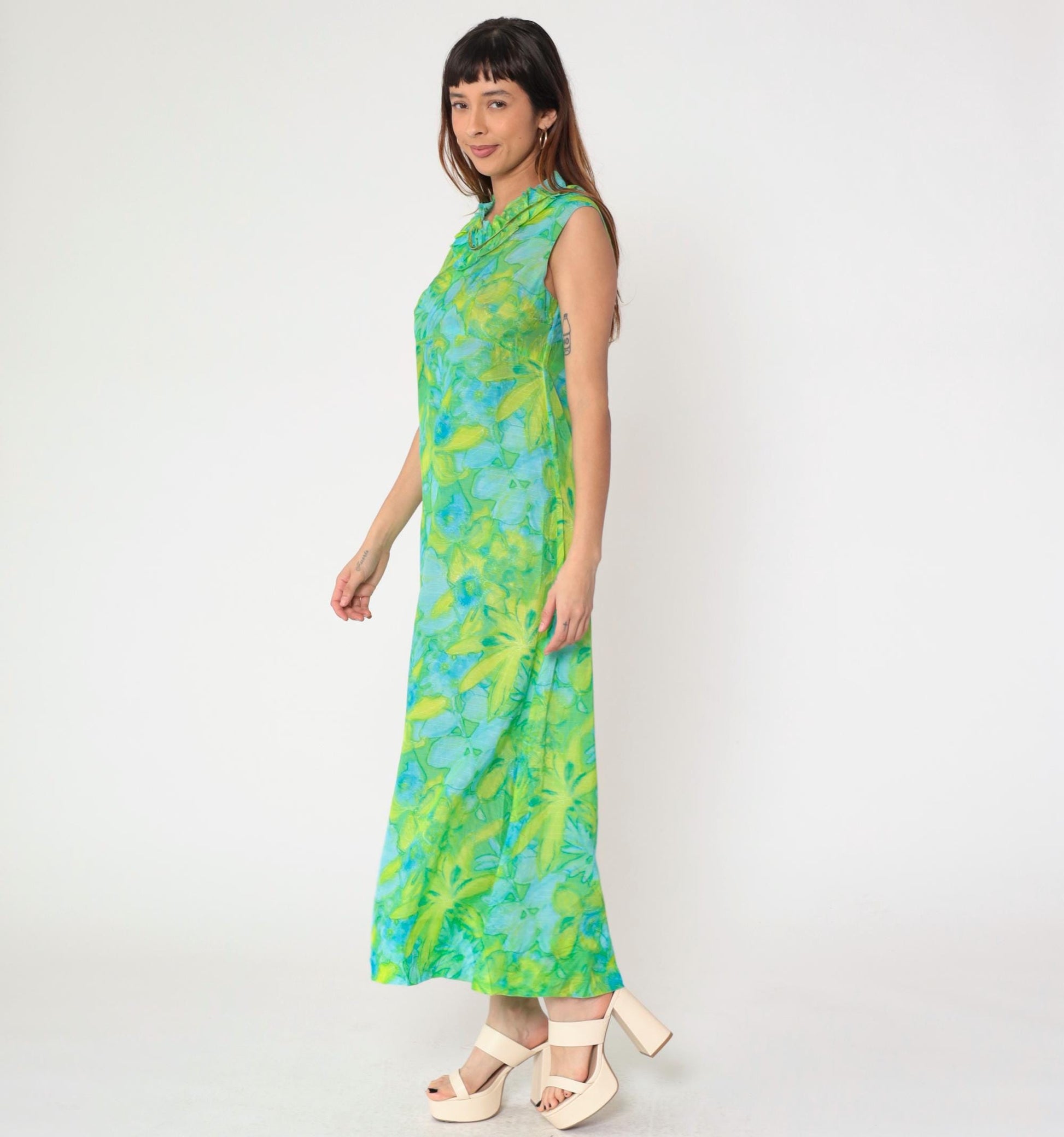 70s Green Floral Watercolor Maxi Dress Empire Waist Ruffled Neckline Medium