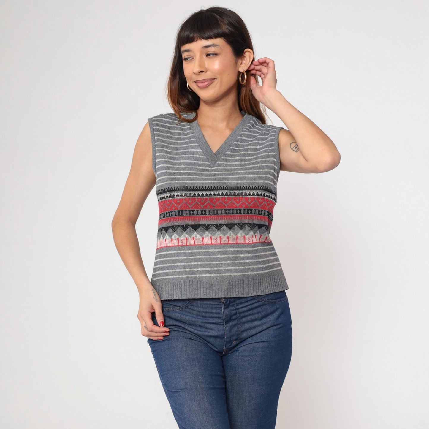 1970s Geometric Striped Knit Vest Grey Red White V-Neck Sleeveless Small