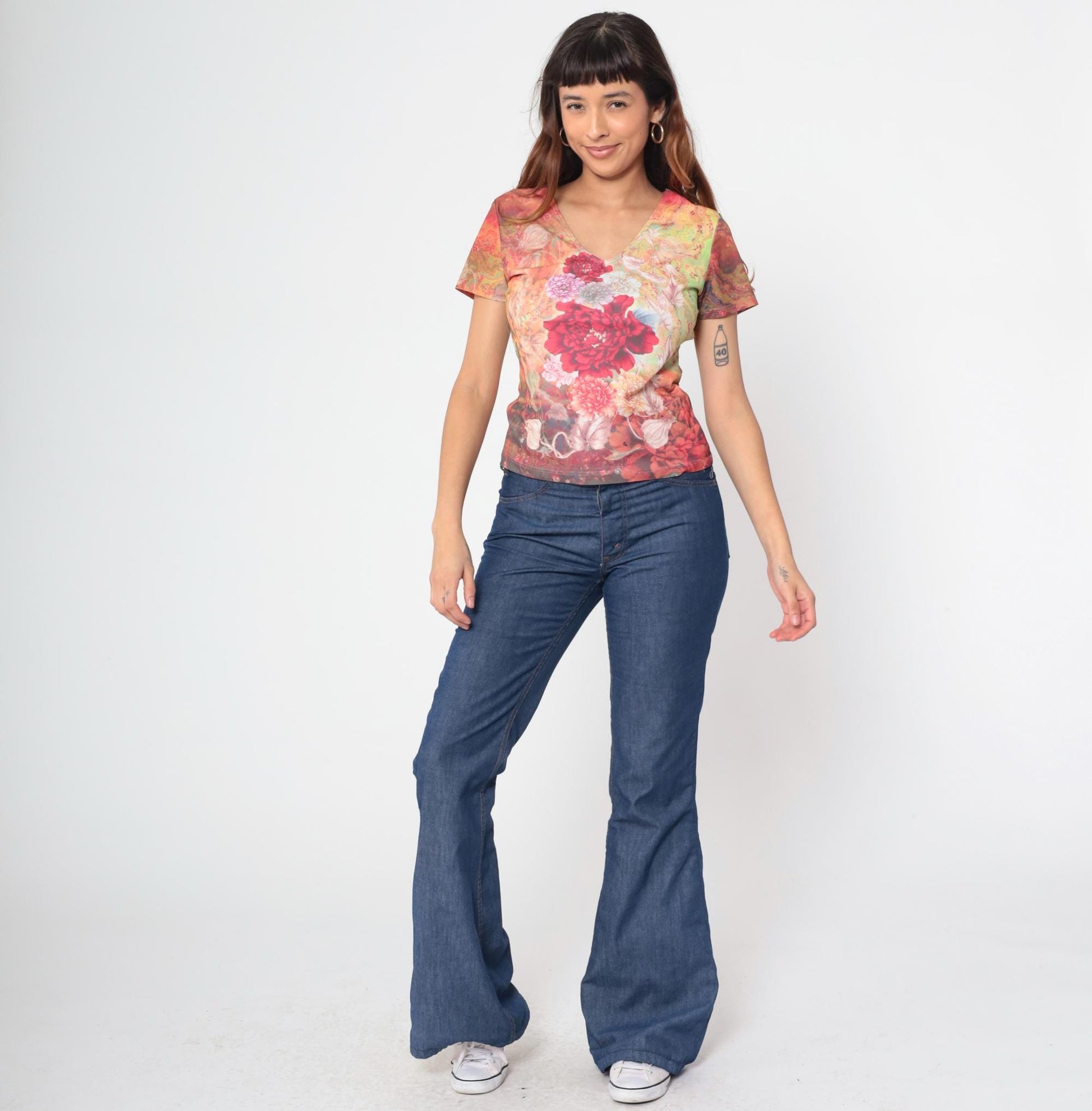 Y2K Floral Graphic V-Neck Blouse Short Sleeve Fitted Top Medium M