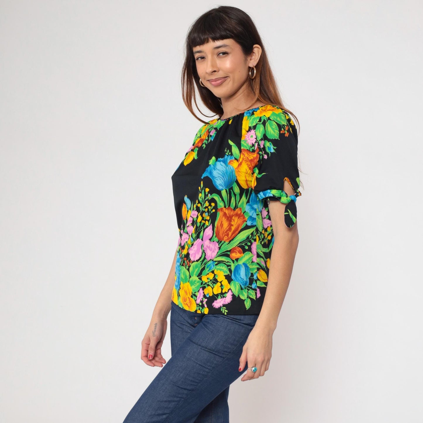70s Black Floral Blouse Tie Sleeve Keyhole Neckline Short Sleeve Small