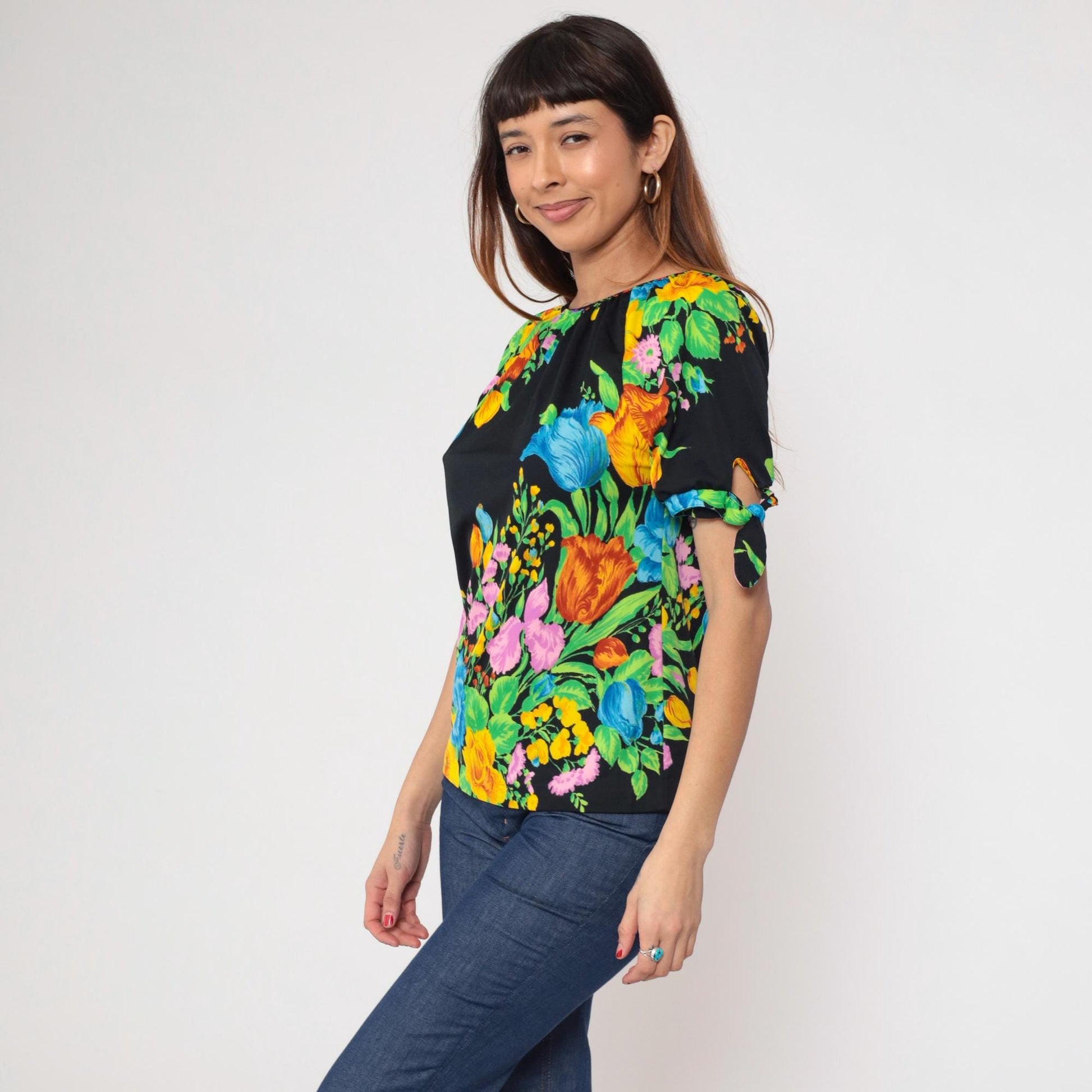 70s Black Floral Blouse Tie Sleeve Keyhole Neckline Short Sleeve Small