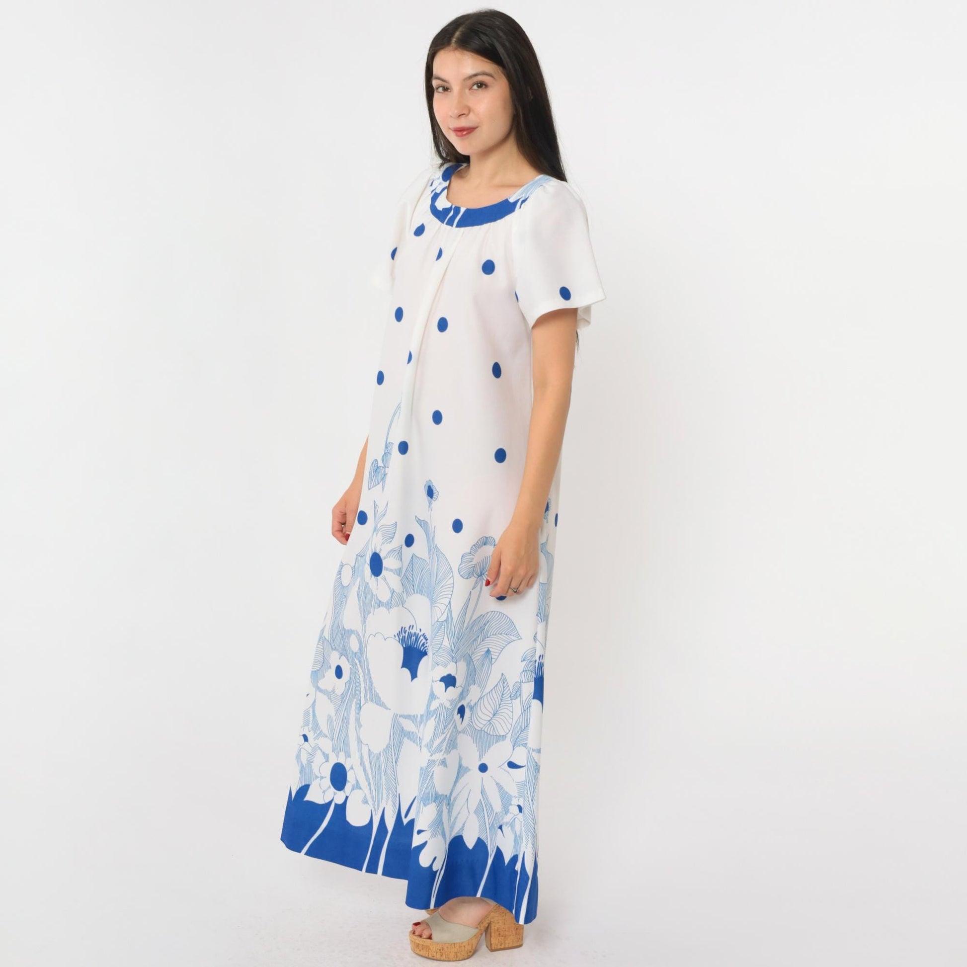 70s White Floral Caftan Maxi Dress Blue Graphic Print Flutter Sleeve Medium M