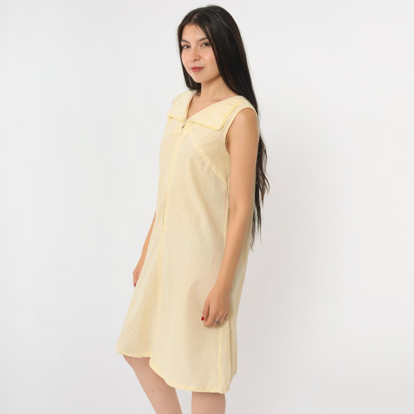 60s Yellow White Seersucker Striped Shift Dress Sleeveless Zip Front Knee Length Small