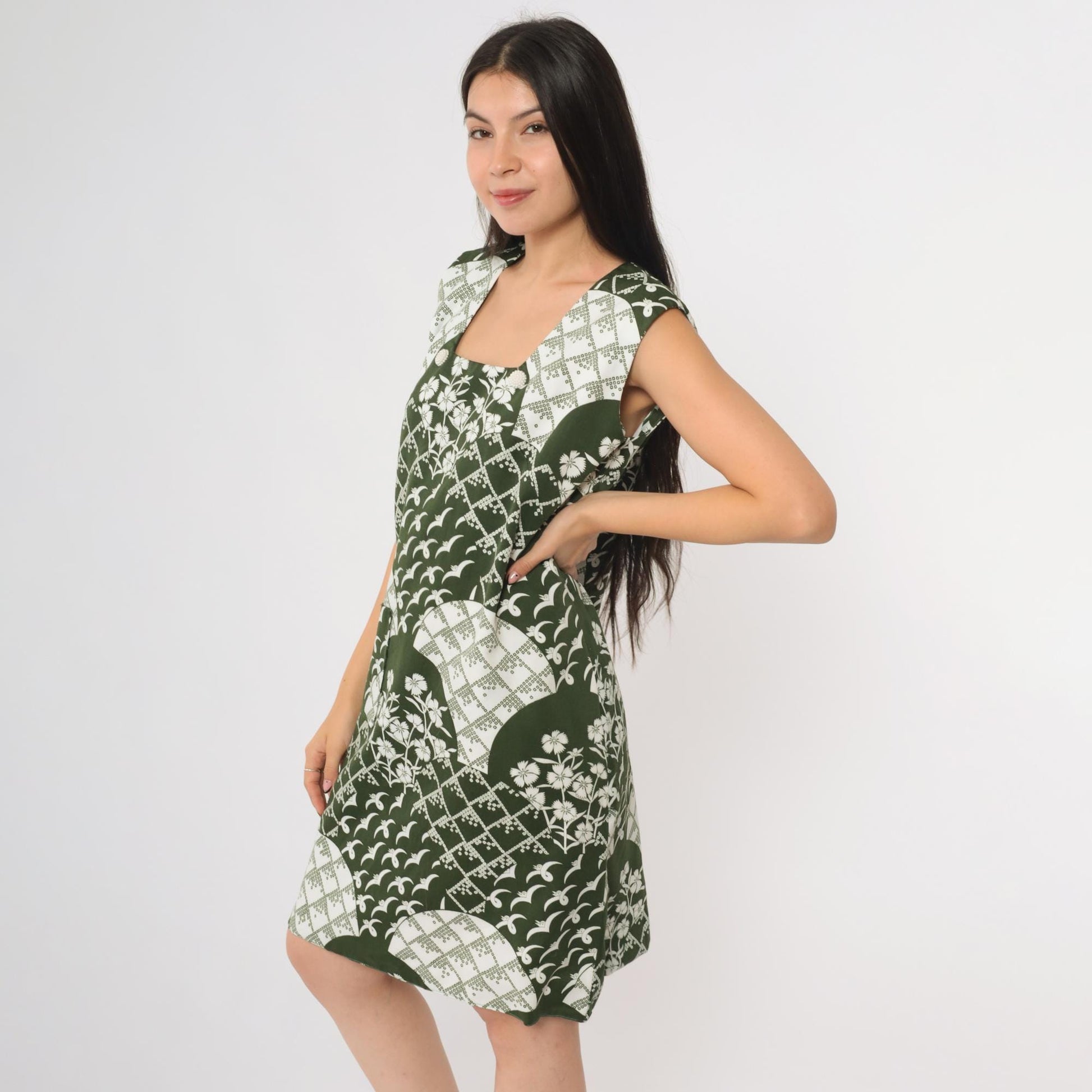 70s Green Hawaiian Shift Dress White Floral Geometric Print Square Neck Knee Length Medium M