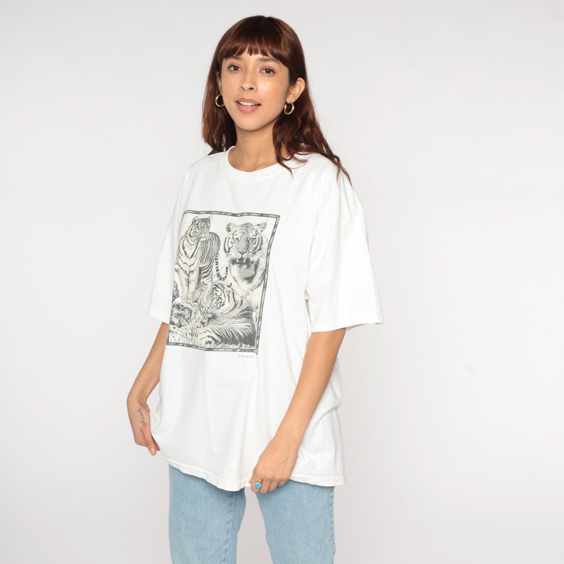 90s Tiger Graphic T-Shirt White UV Colorizing Crewneck Tee Large