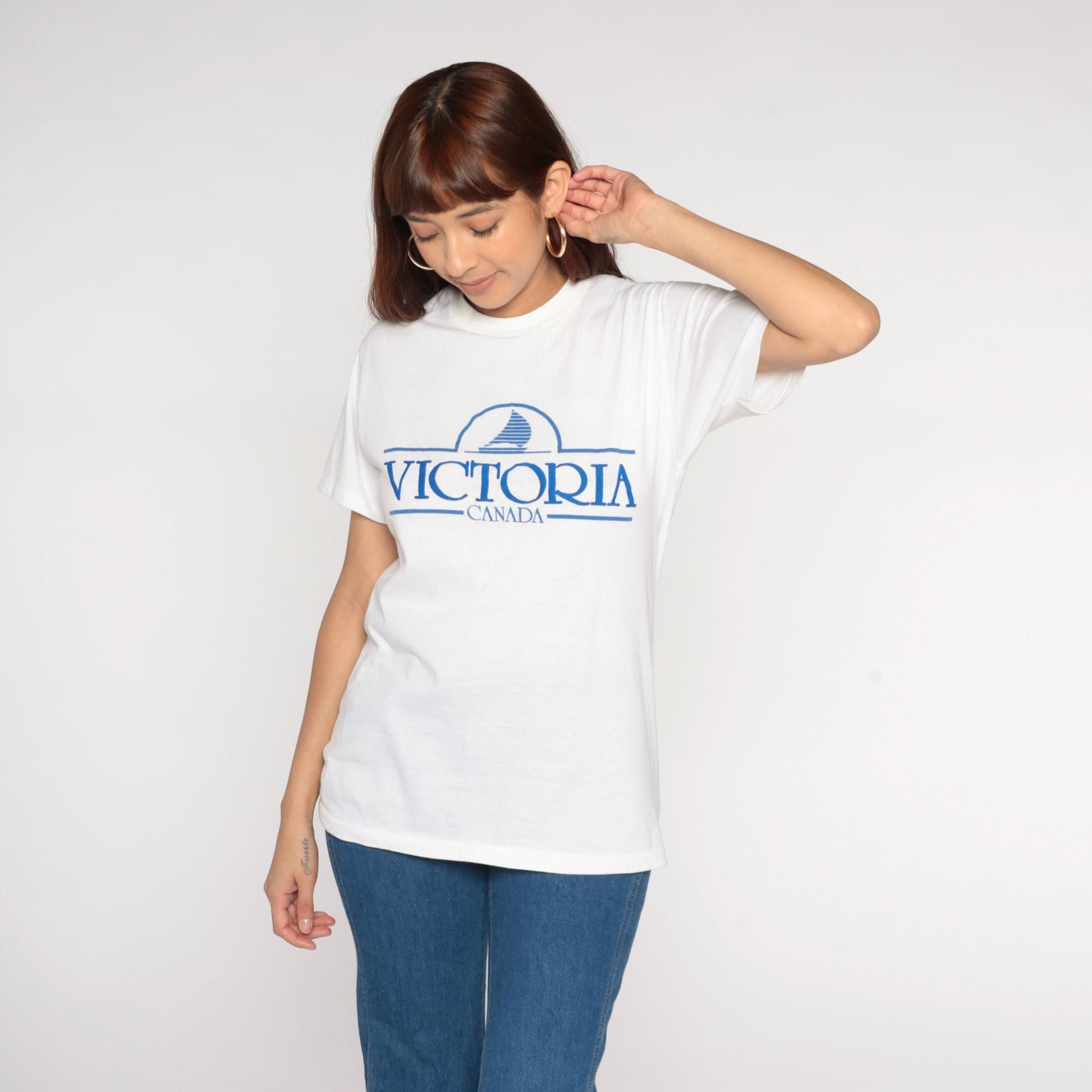 80s Victoria Canada Sailboat Graphic T-Shirt White Blue Souvenir Large