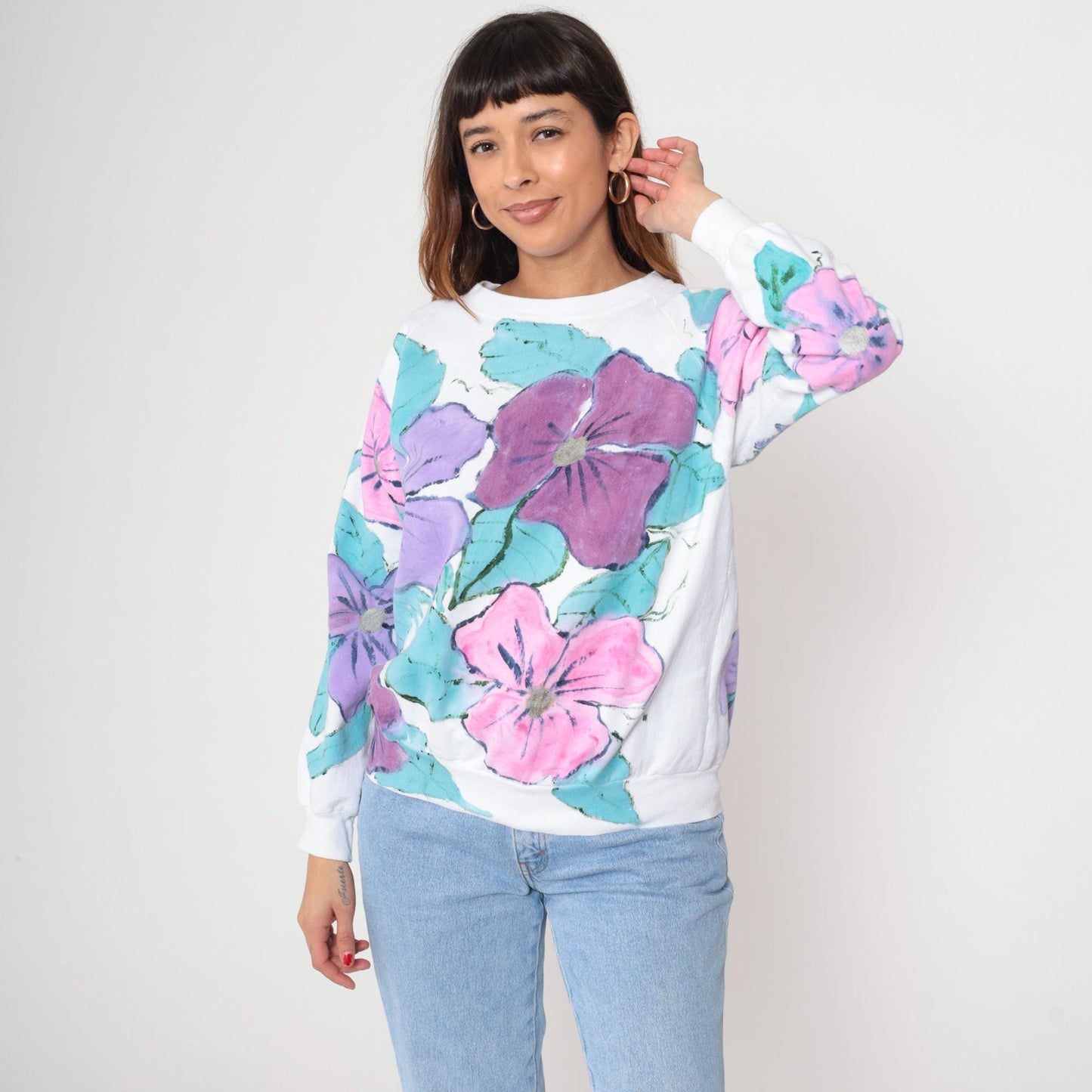 90s White Floral Sweatshirt Watercolor Purple Pink Blue Crew Neck Medium M