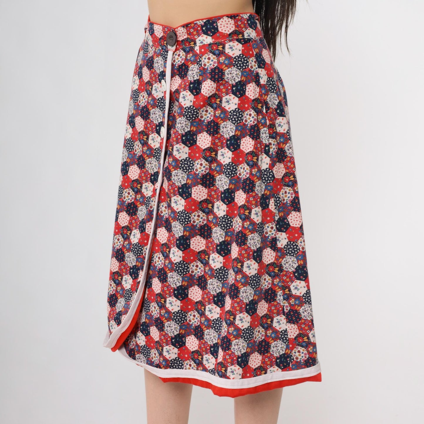 70s Patchwork Skirt Quilted Hexagon Floral Red White Blue A-Line Knee Medium