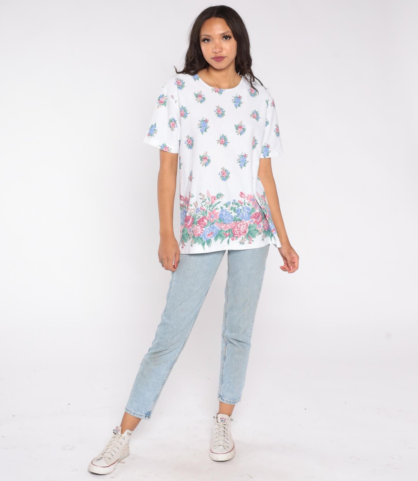 90s Katelyn Rose Floral T-Shirt White Pink Blue Cottage Garden Print Medium