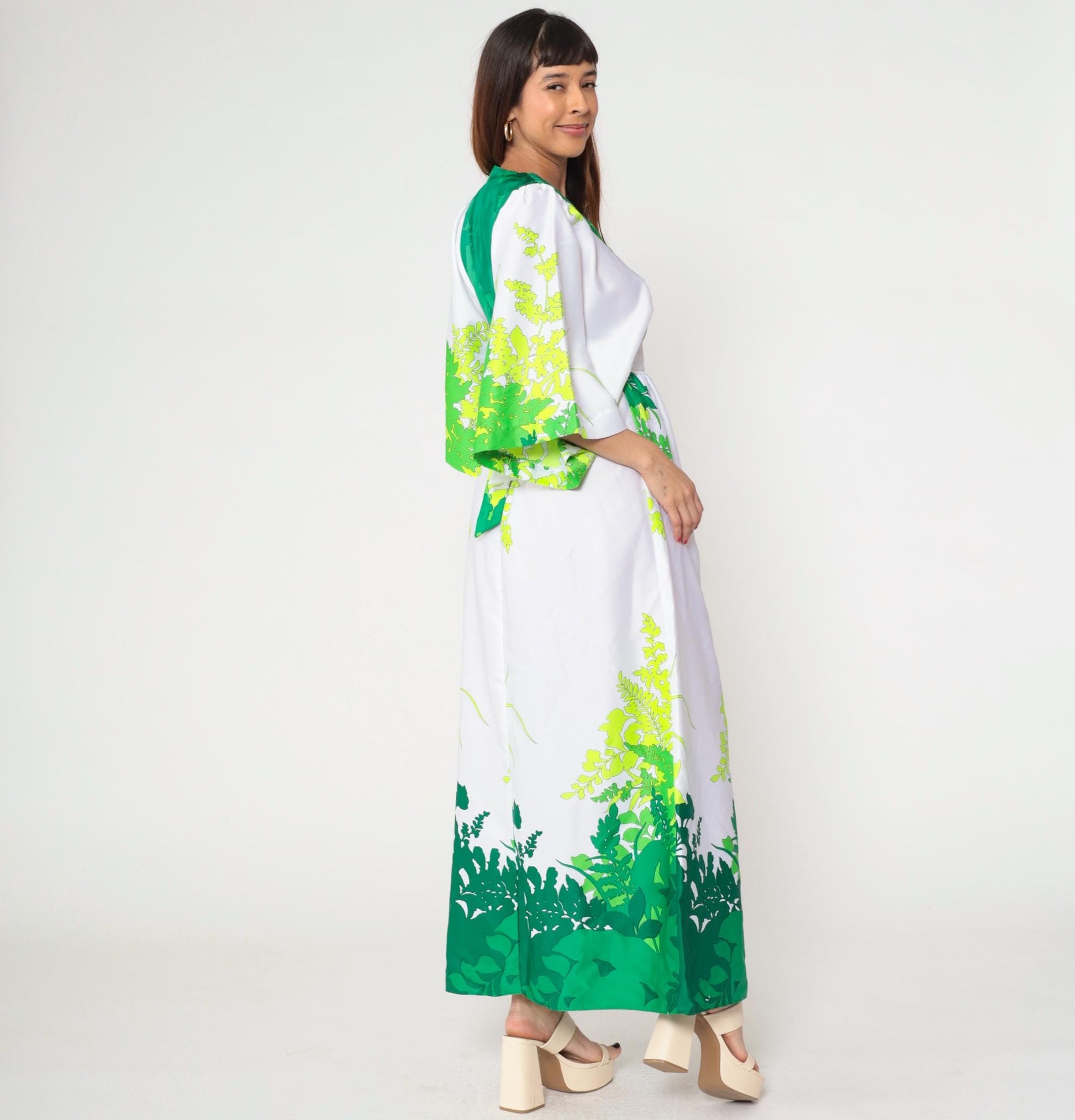 70s Hilo Hattie Hawaiian Maxi Dress White Green Tropical Leaf Kimono Sleeve Small