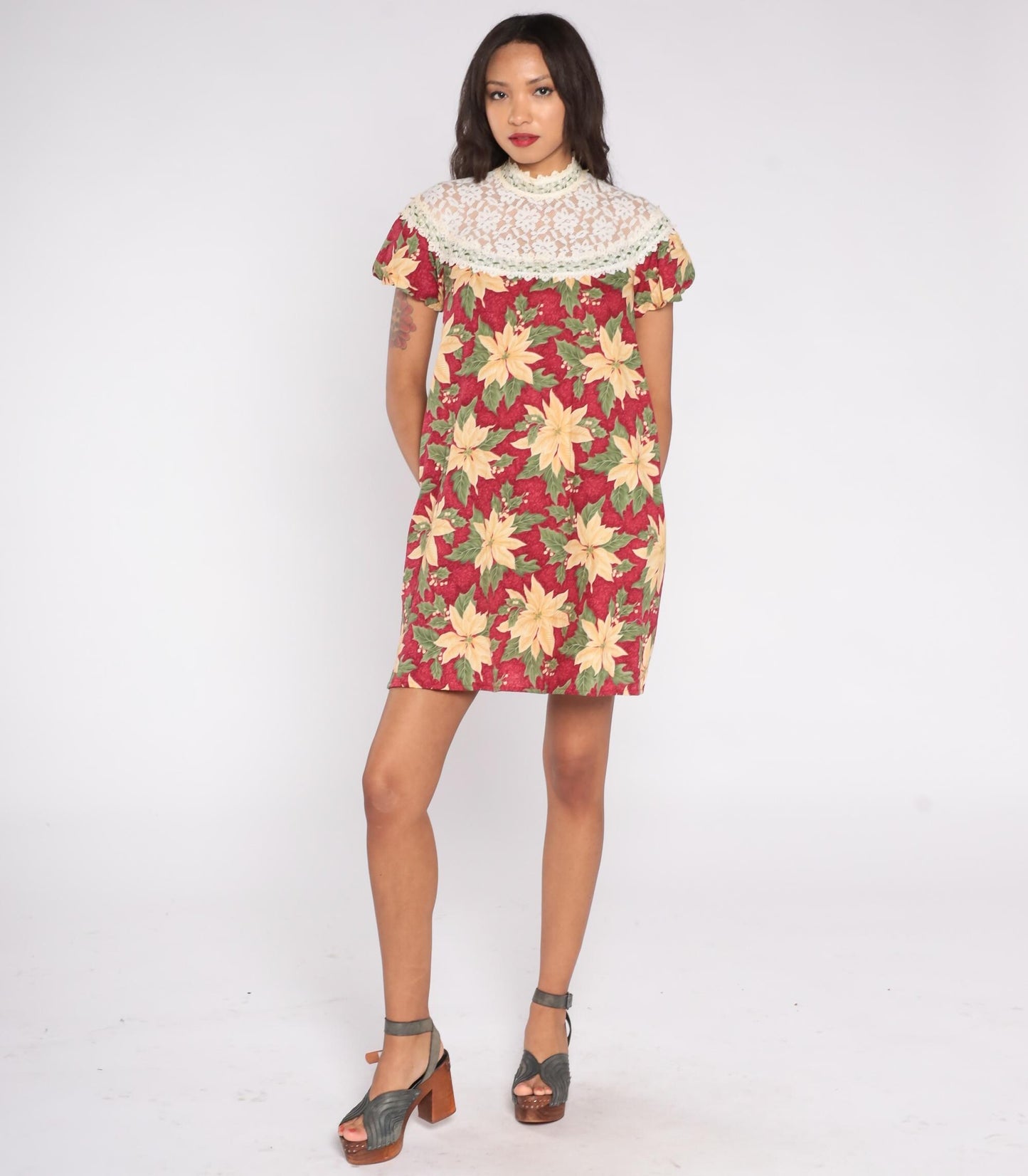 70s Princess Kaiulani Poinsettia Mini Dress Cotton Floral Red Cream Small