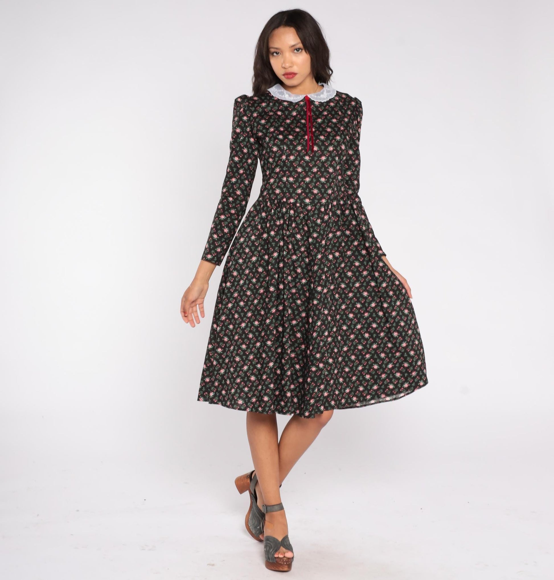 70s Floral Prairie Dress Rose Print Black Lace Collar Midi Medium M