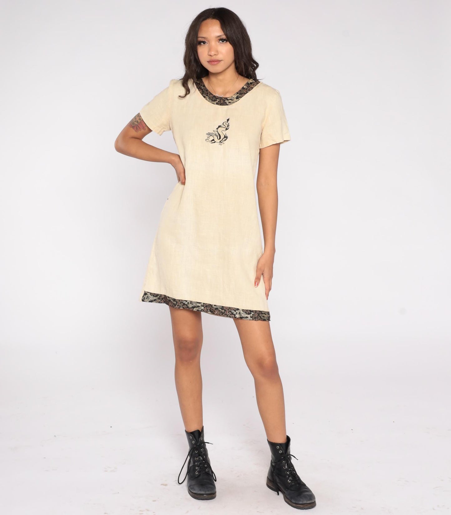90s Mariko Beige Linen Dragon Embroidery Mini Dress Short Sleeve Medium M