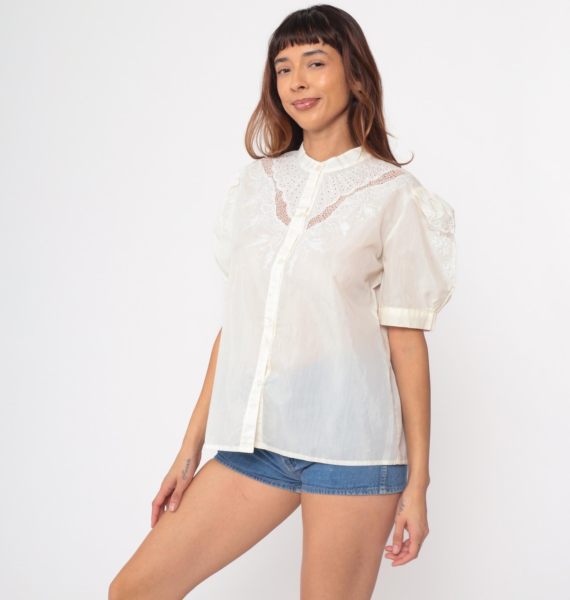 70s Floral Embroidered Cutwork Blouse Cream Puff Sleeve Button Up Medium M