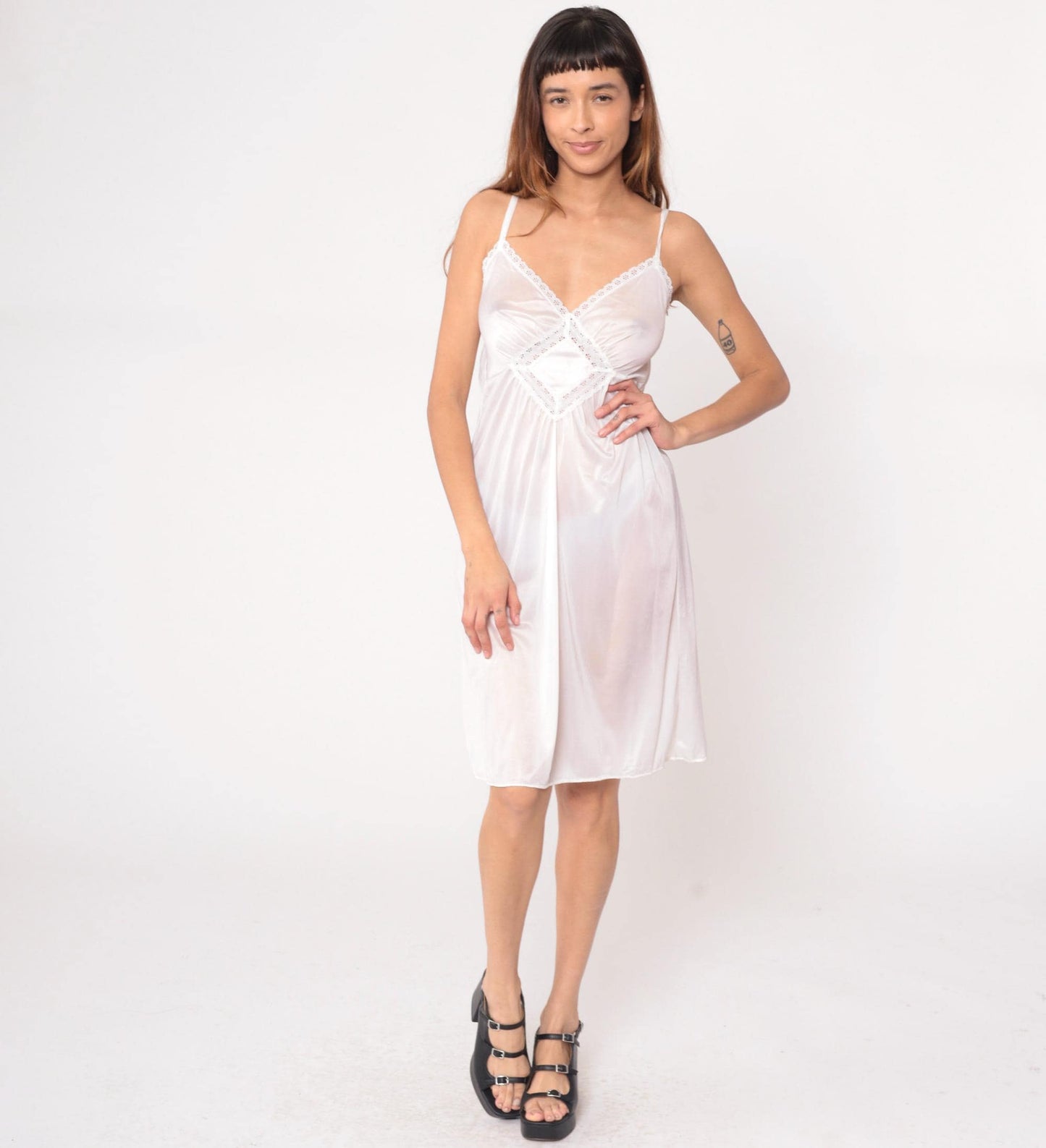 80s White Lace Slip Dress V-Neck Eyelet Knee-Length Nightgown Small