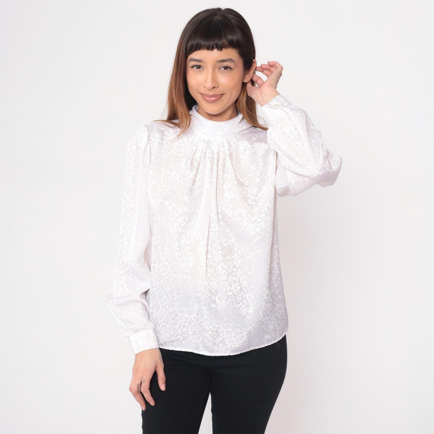90s White Mock Neck Blouse Keyhole Back Pleated Front Medium M