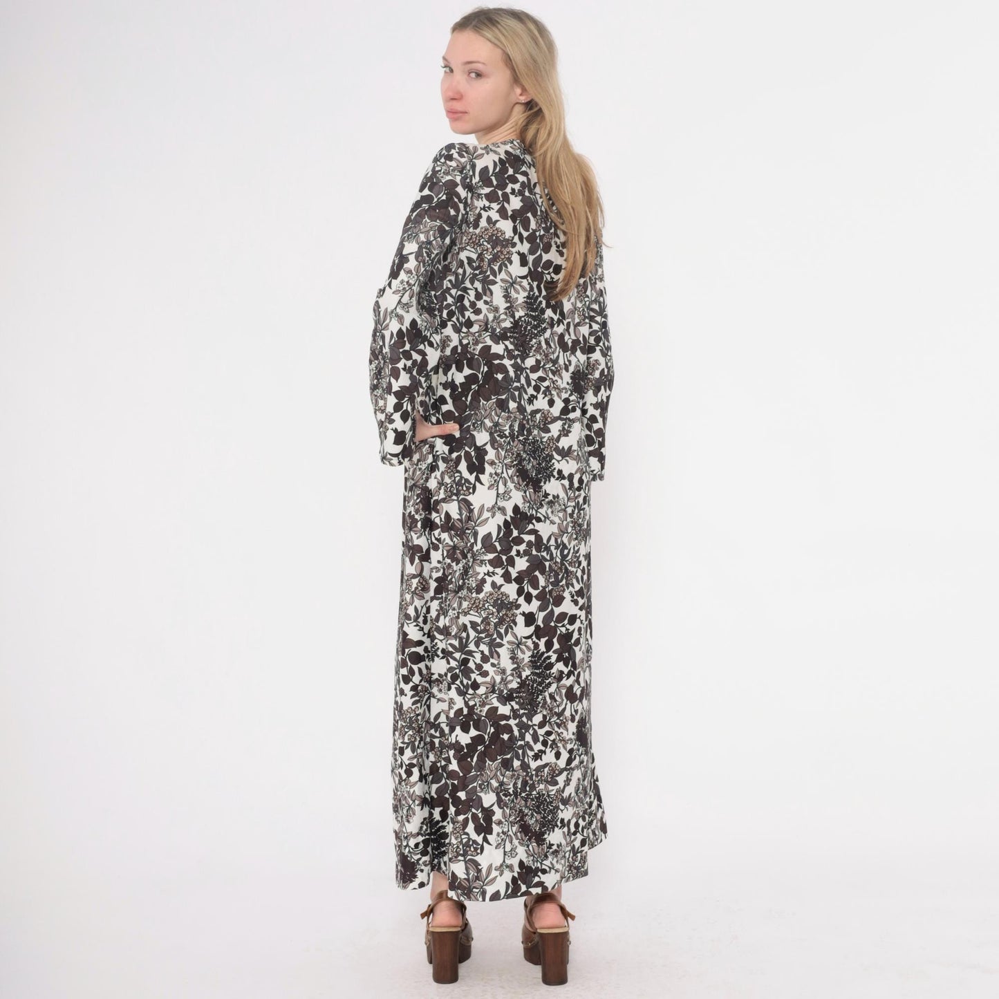 70s Black White Floral Maxi Dress Long Sleeve Botanical Print Round Neck Medium