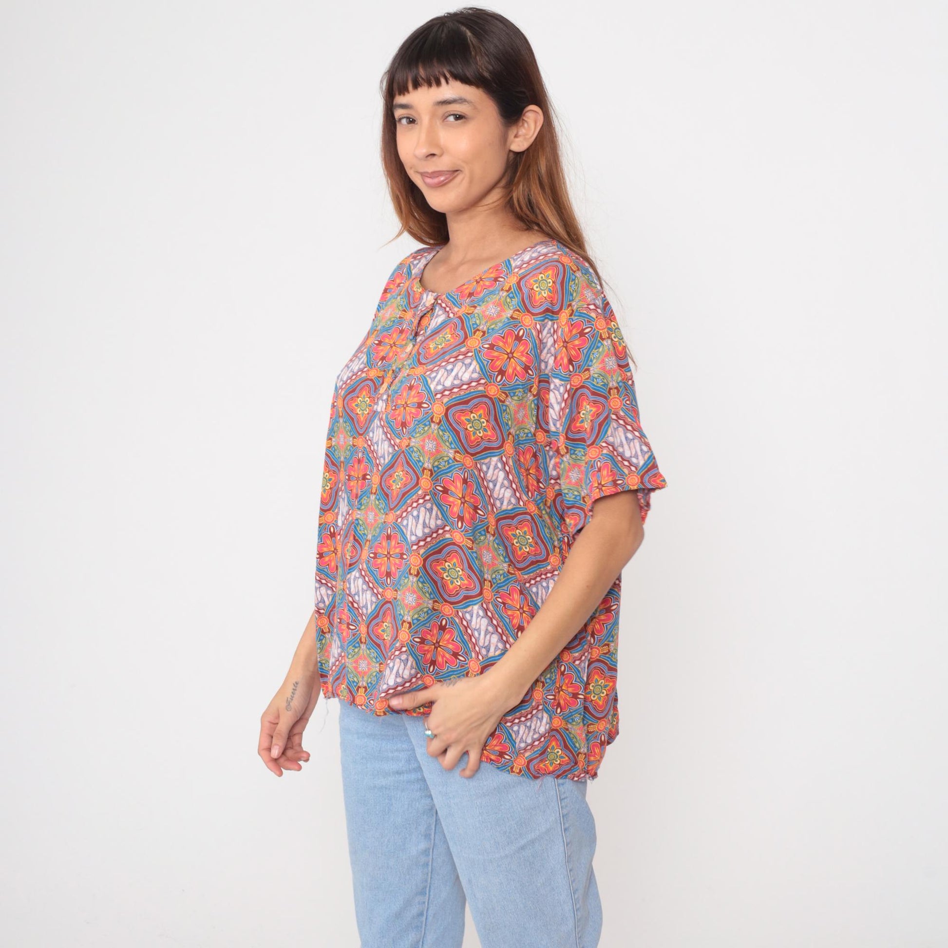 Y2K Batik Blouse Geometric Floral Button Front V Neck Short Sleeve Medium