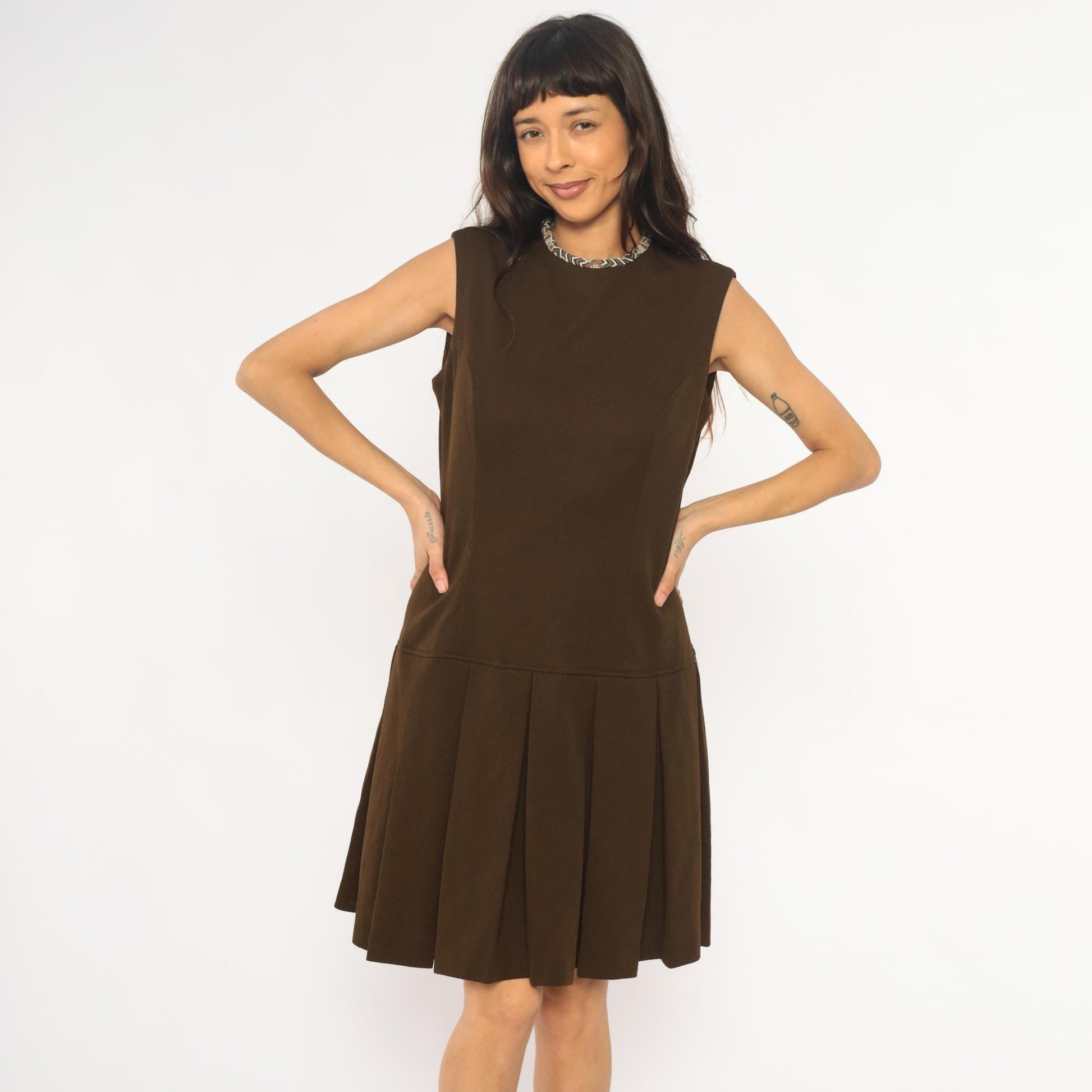 70s Brown Shift Dress Drop Waist Pleated Skirt Geometric Trim Medium M