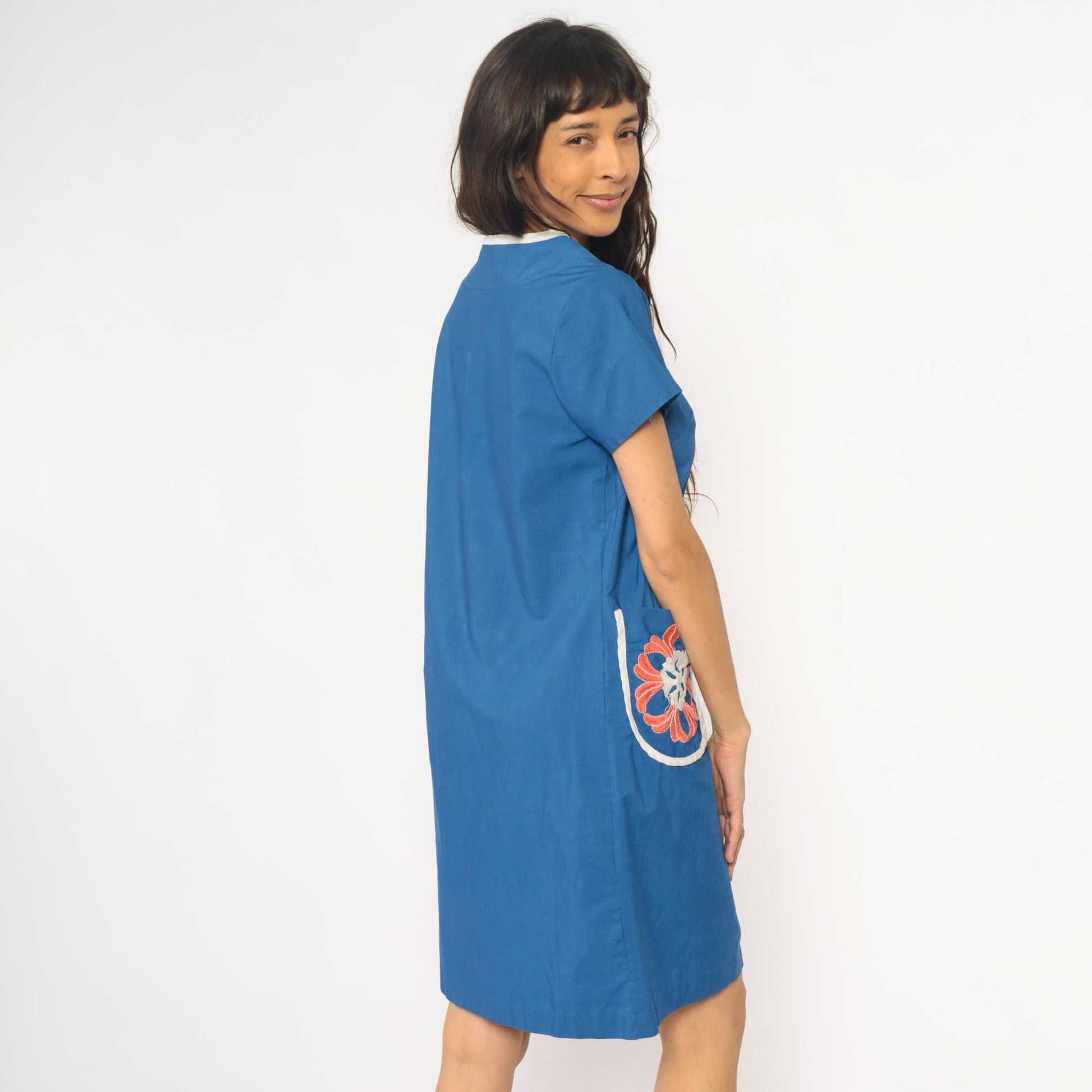 70s Blue Floral Embroidered House Dress White Trim Knee Length Medium