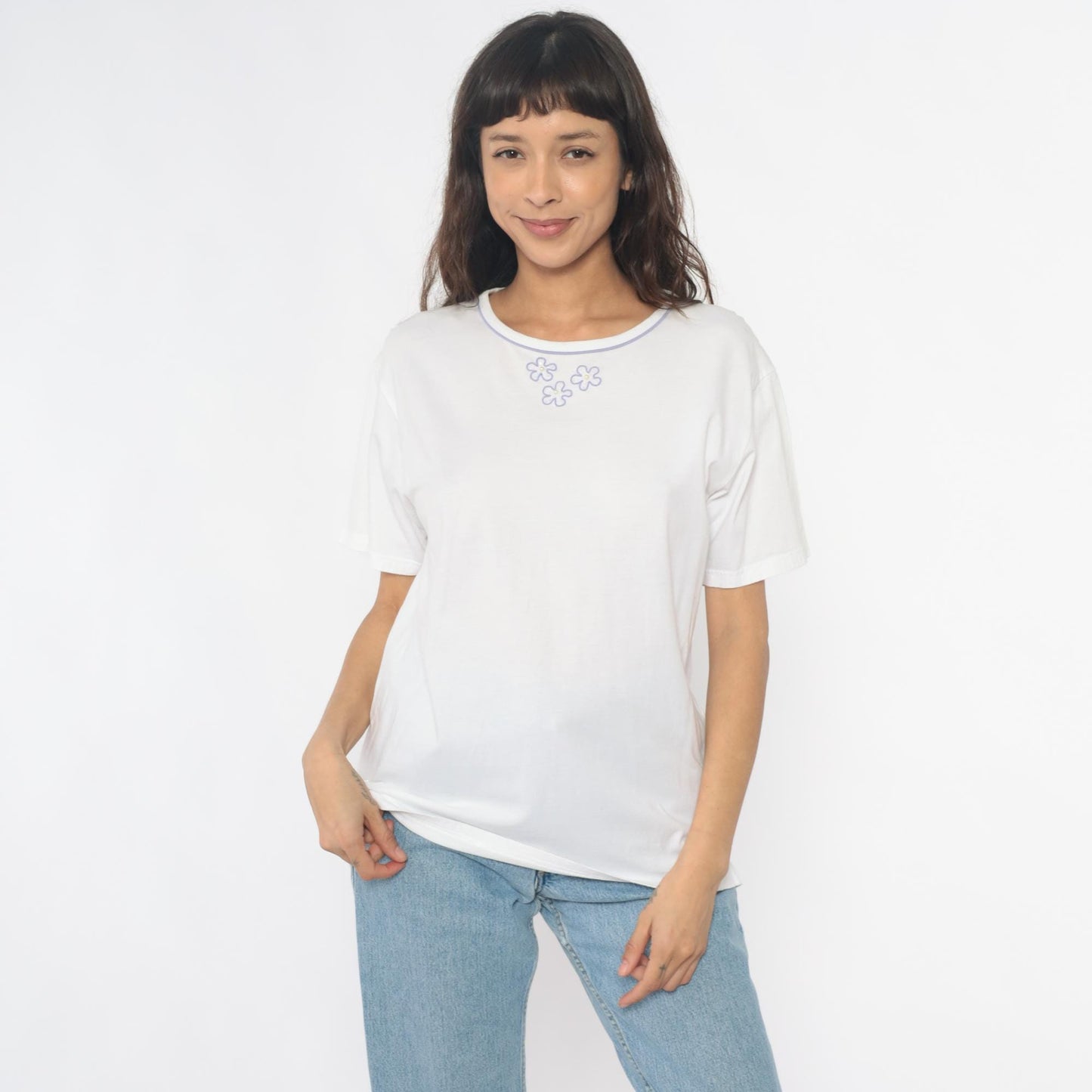 90s White Cotton Tee Embroidered Purple Flowers Pearl Centers Large L