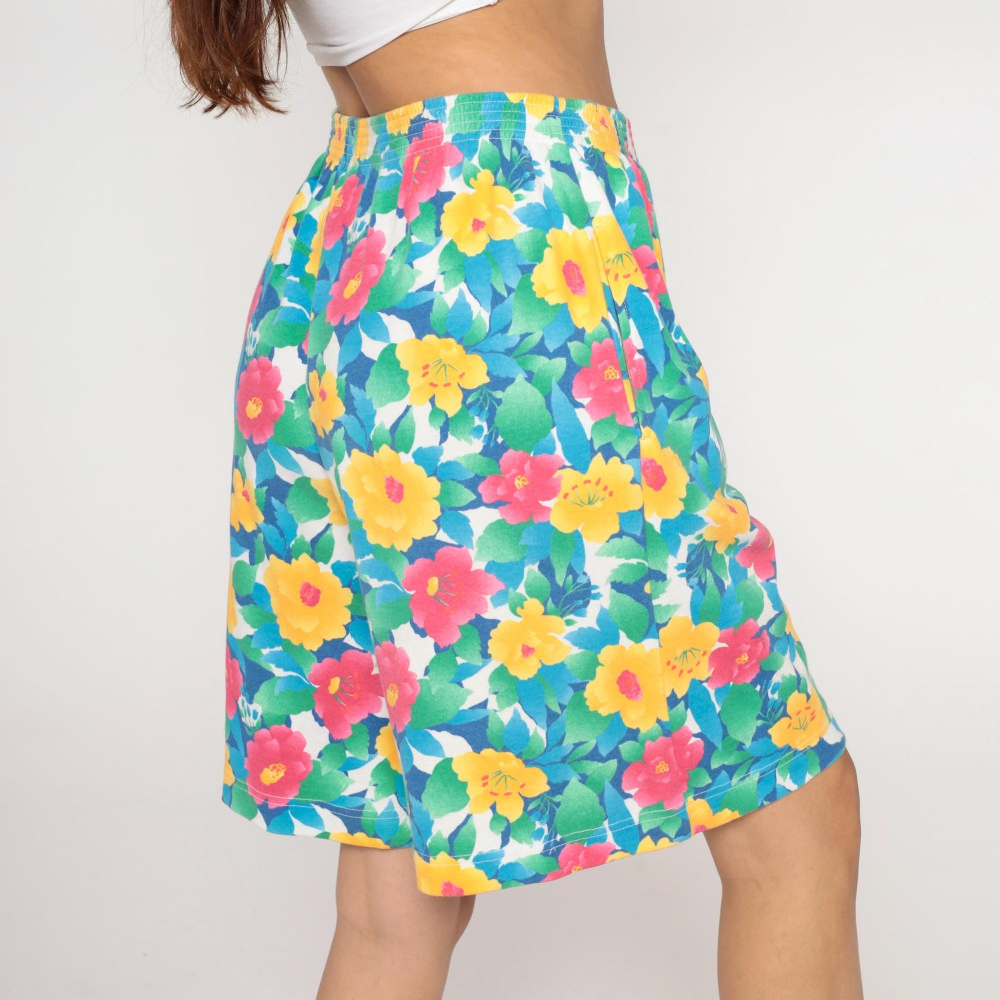 90s Napa Valley Floral Shorts High Rise Elastic Waist Yellow Pink Blue Medium