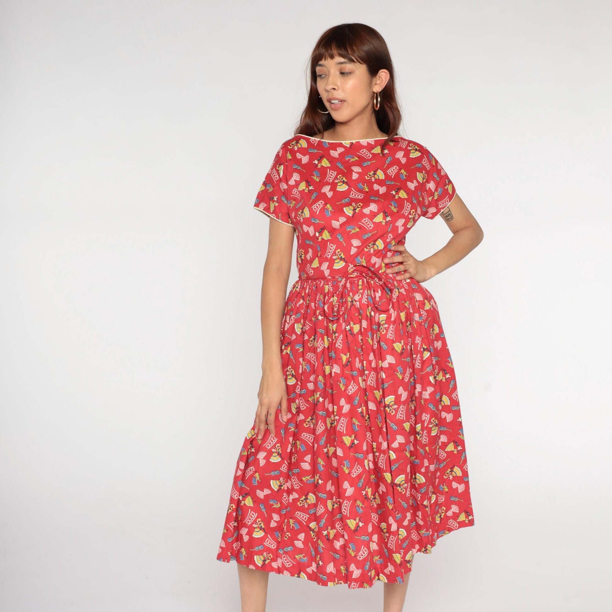 60s Red Novelty Print Dress Mexican Dancer Guitar Boat Neck Medium M