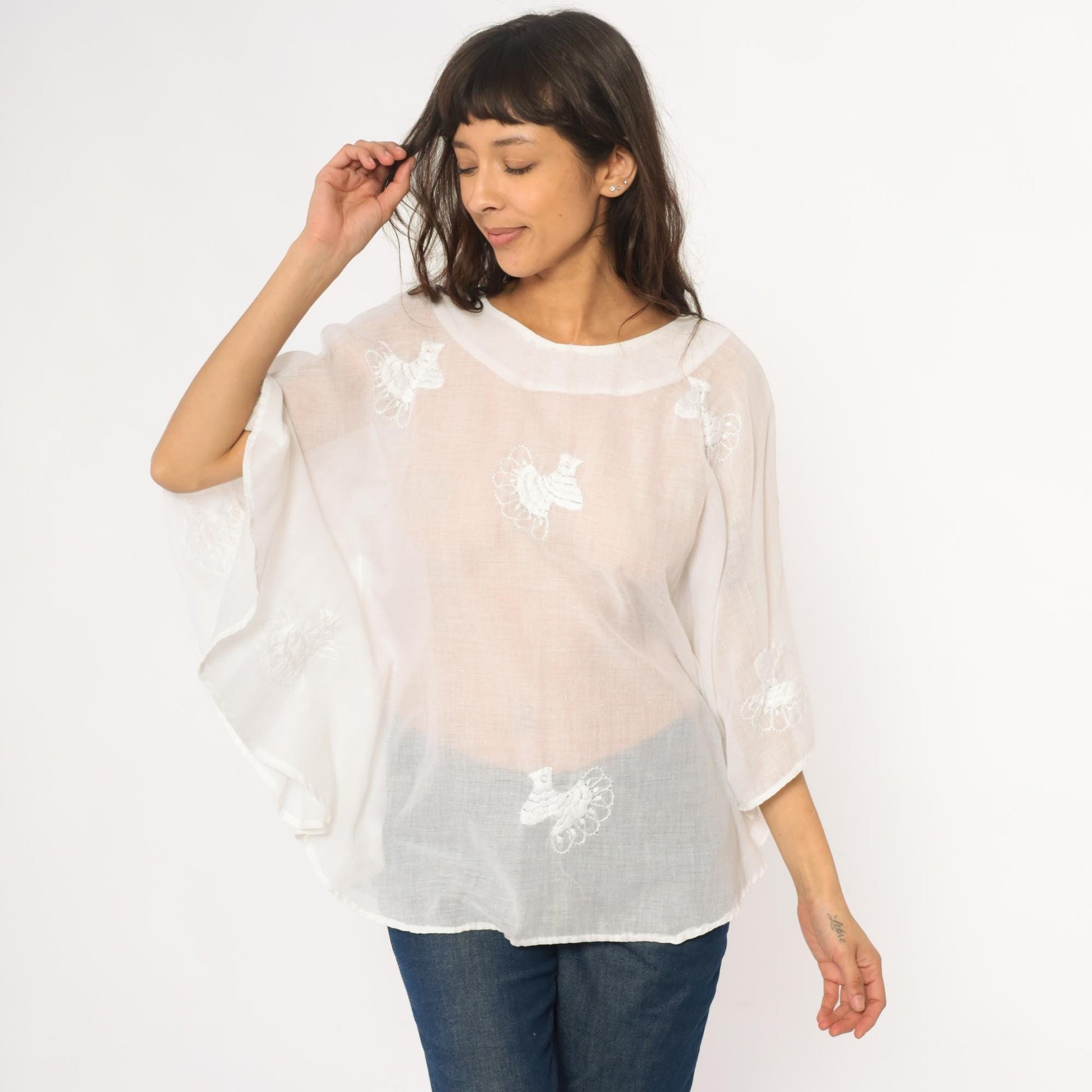 80s White Embroidered Bird Tunic Sheer Cotton Peter Pan Collar Kimono Sleeve Small Medium