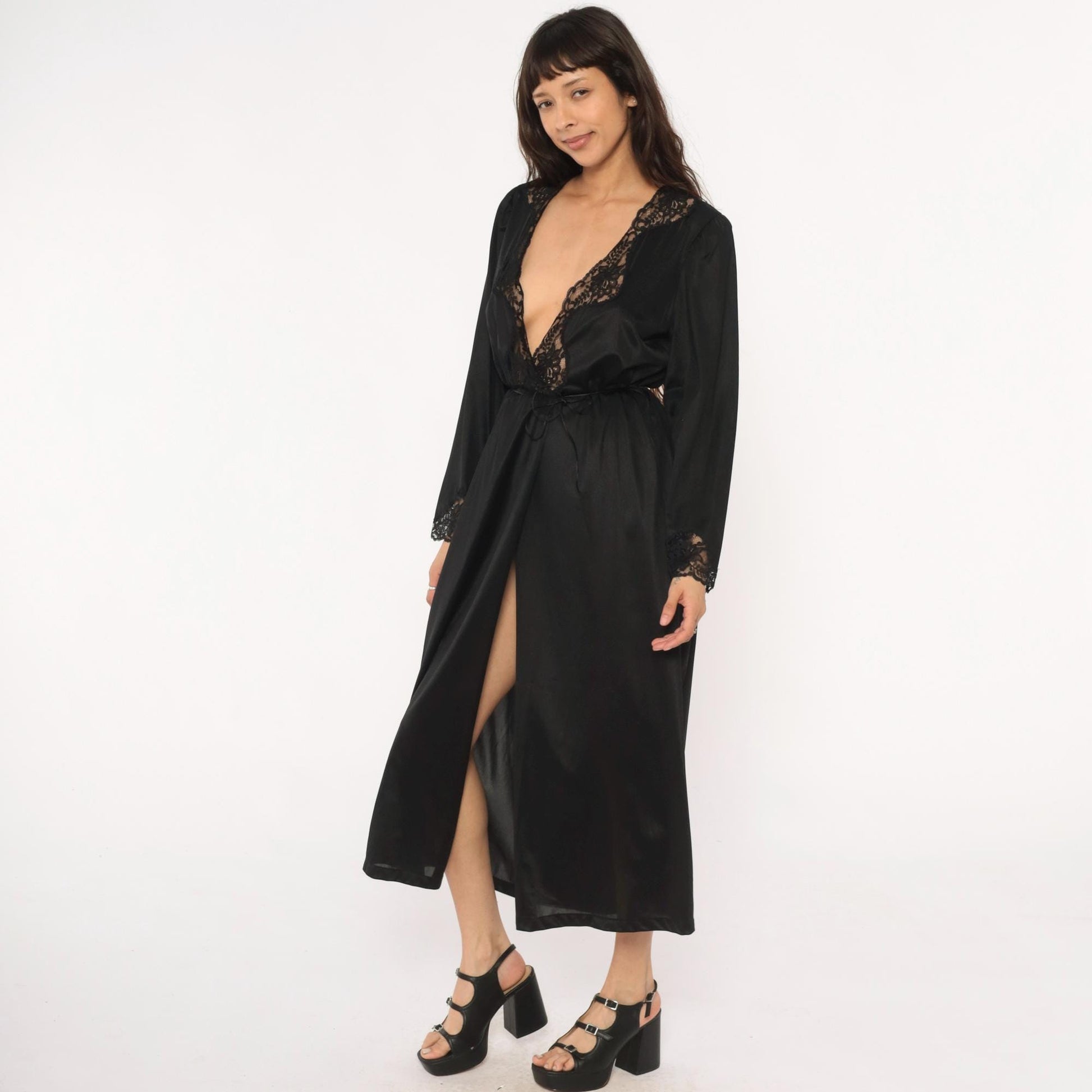 90s Cinema Etiole Black Lace Maxi Robe Long Sleeve Tie Waist Medium