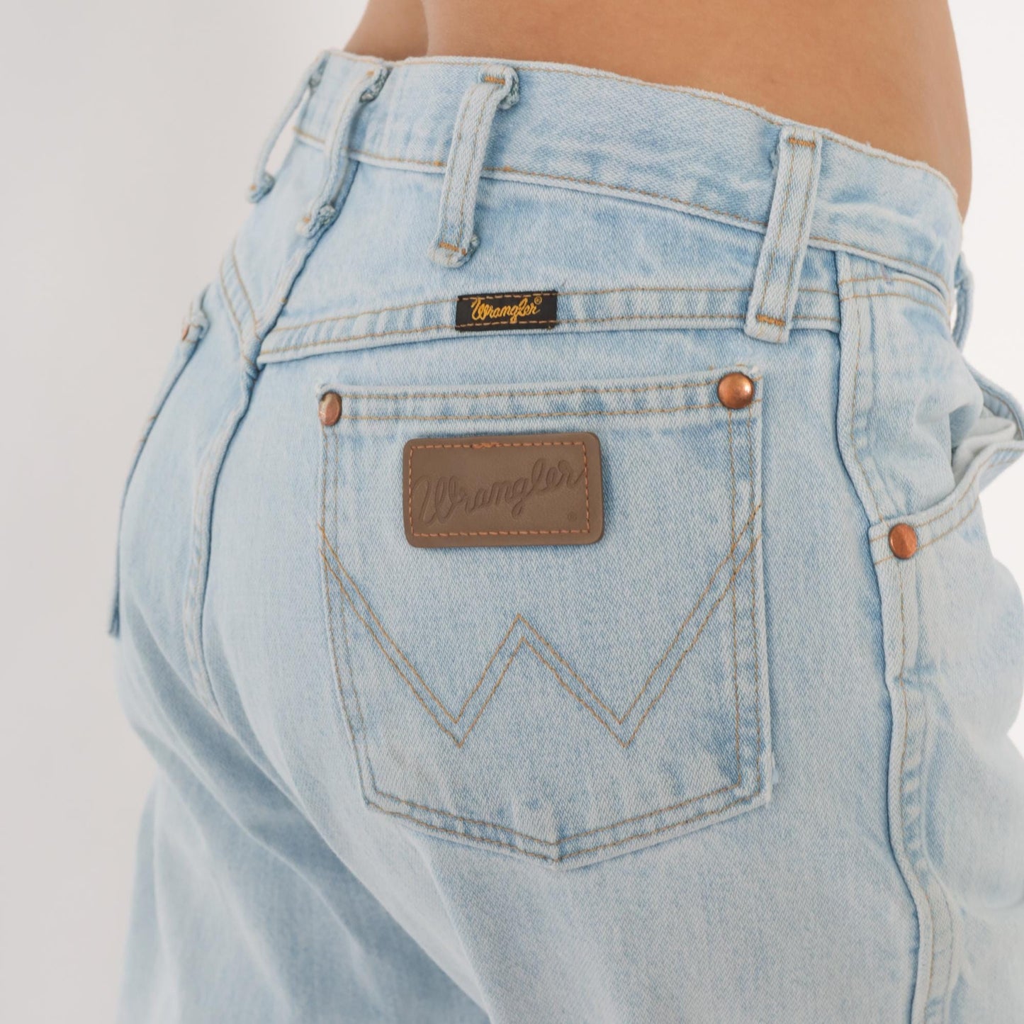 2000s Wrangler Light Wash Straight Leg High Rise Mom Jeans 34x30