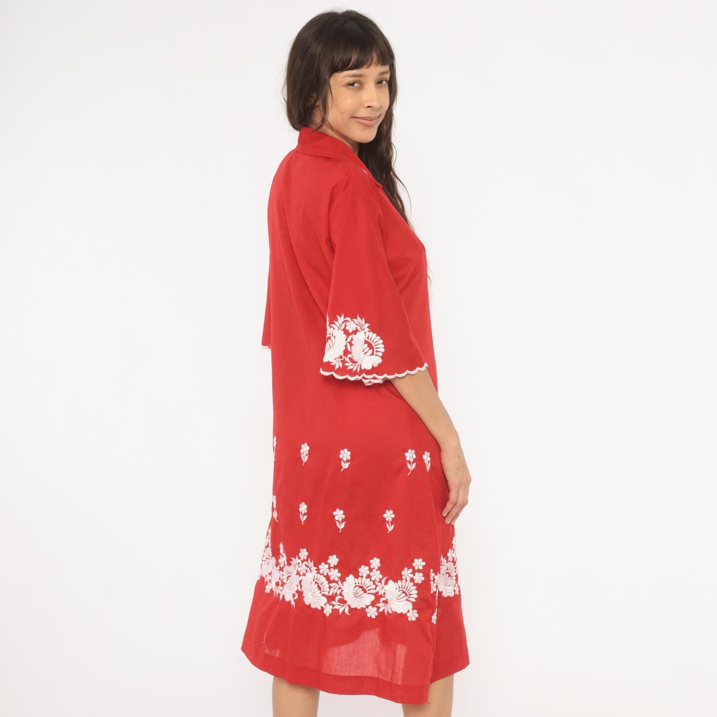 70s Red Floral Embroidered Shirt Dress White Cotton Button Front Knee Length Large L