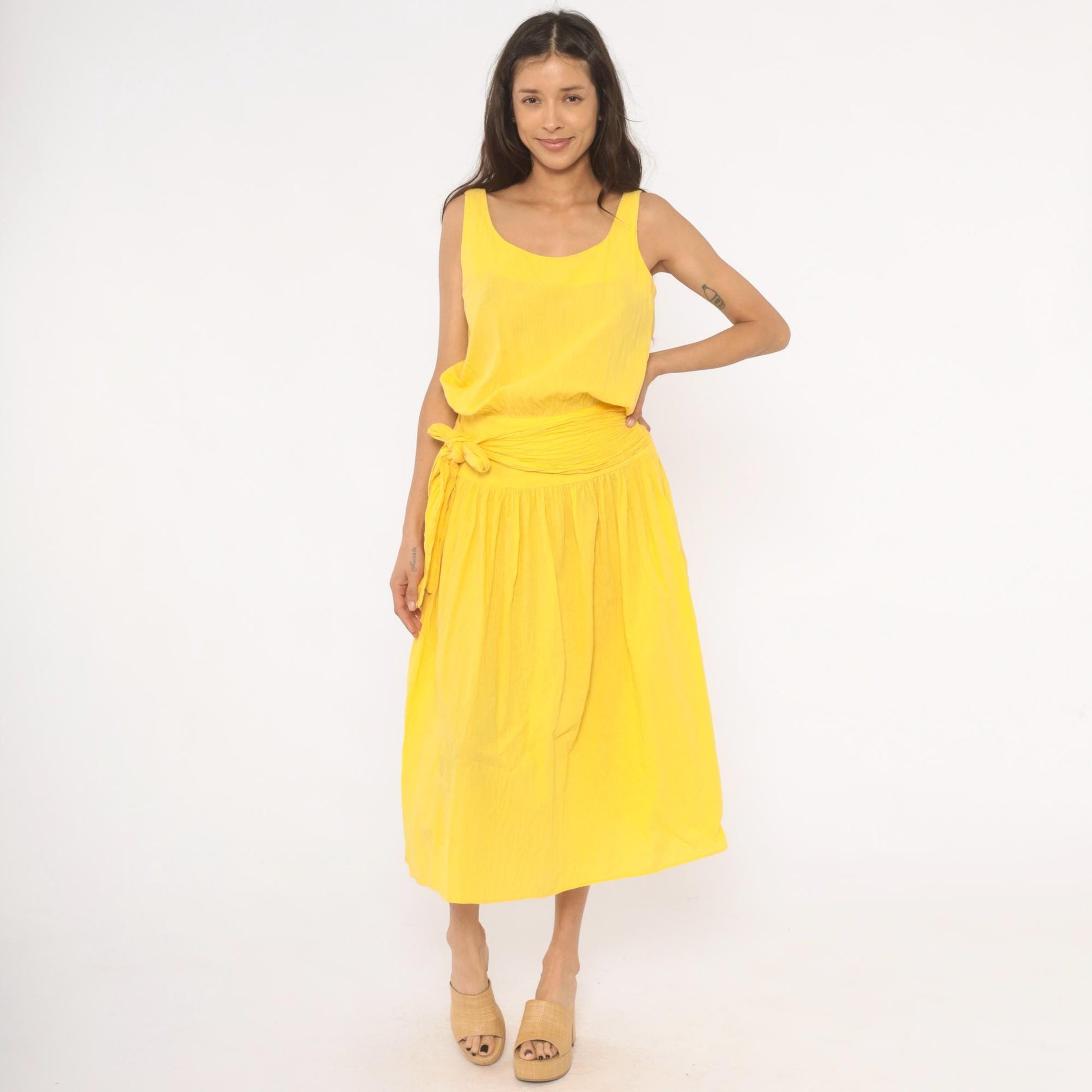 90s Yellow Cotton Sundress Scoop Neck Gathered Midi Tie Sash Medium M