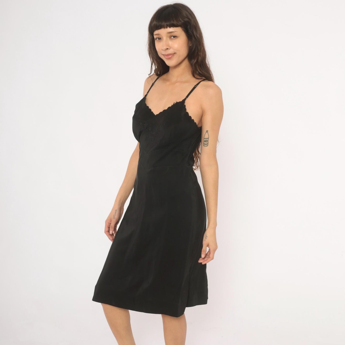 1950s Black Slip Dress Scalloped Lace Trim Embroidered Floral Bodice Medium M